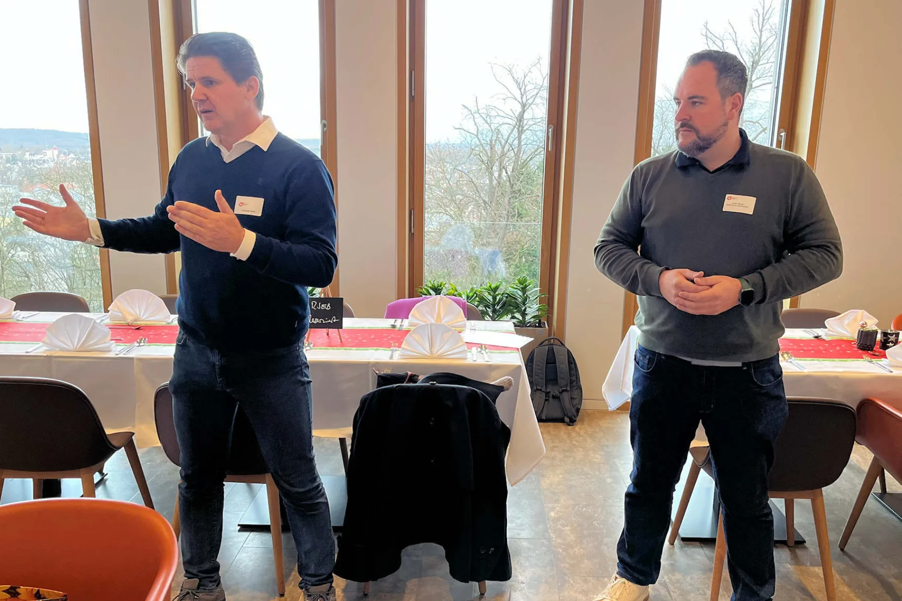 Referent mit Julian Mayer