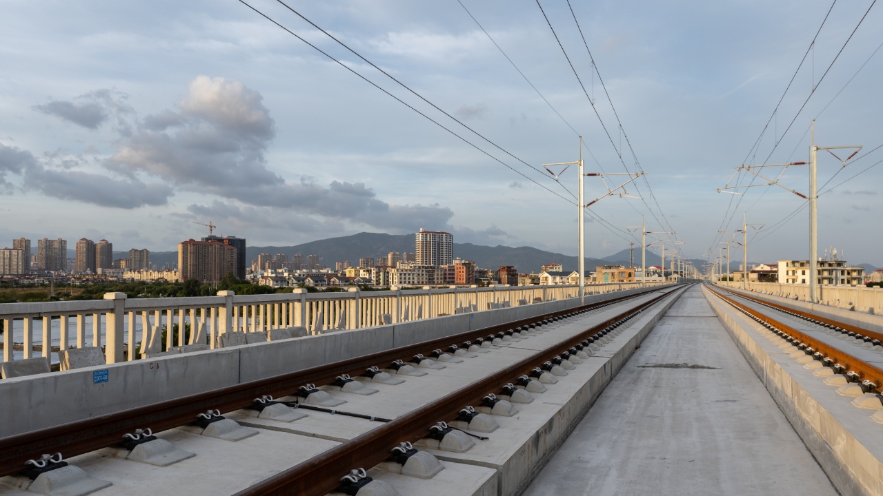 Verbindung von Europa und Asien durch Entwicklungsstraßenprojekt zwischen Irak und der Türkei