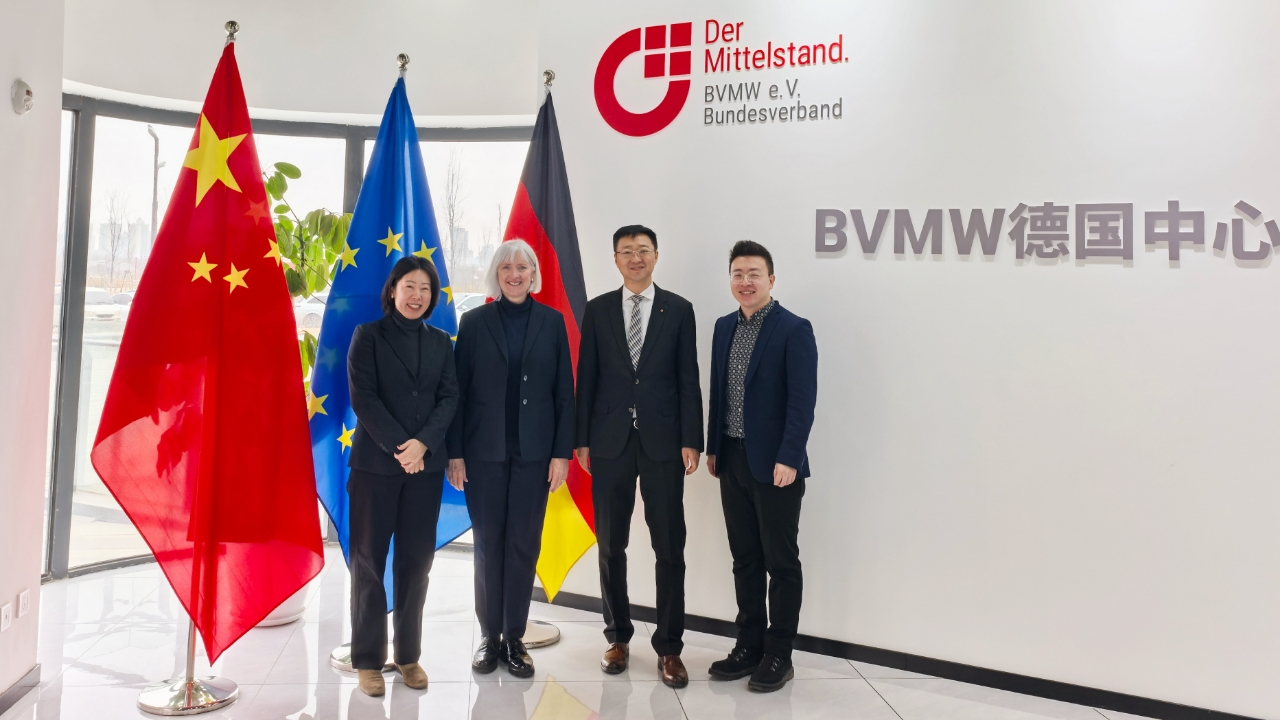 Generalkonsulin Annette Sévery besucht BVMW German Center in Shenyang