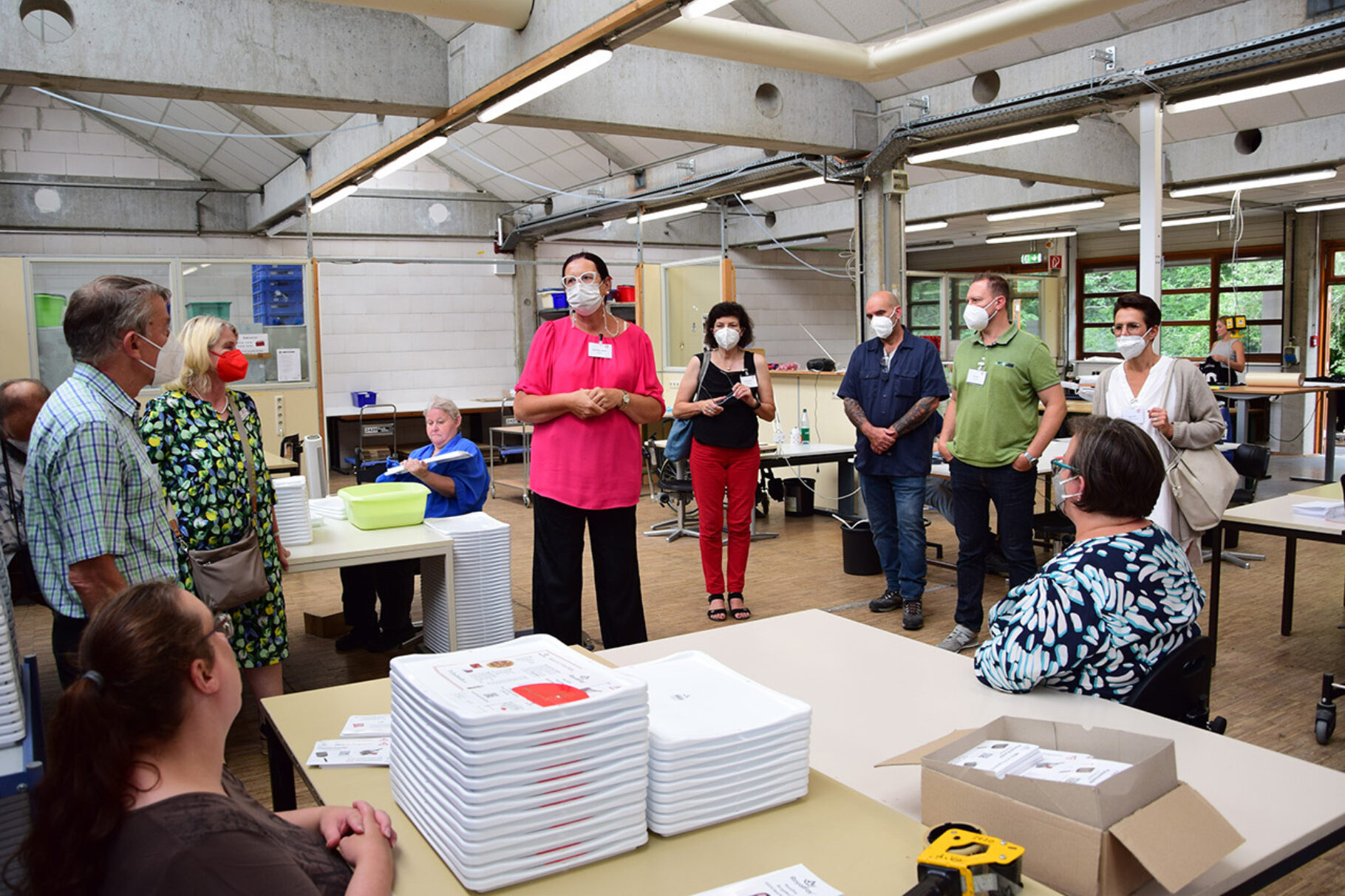 Eine kleine Gruppe von BVMW-Mitgliedern wurde vor Kurzem in den Werkstätten in Friedberg-Ockstadt vom Team der bhw empfangen