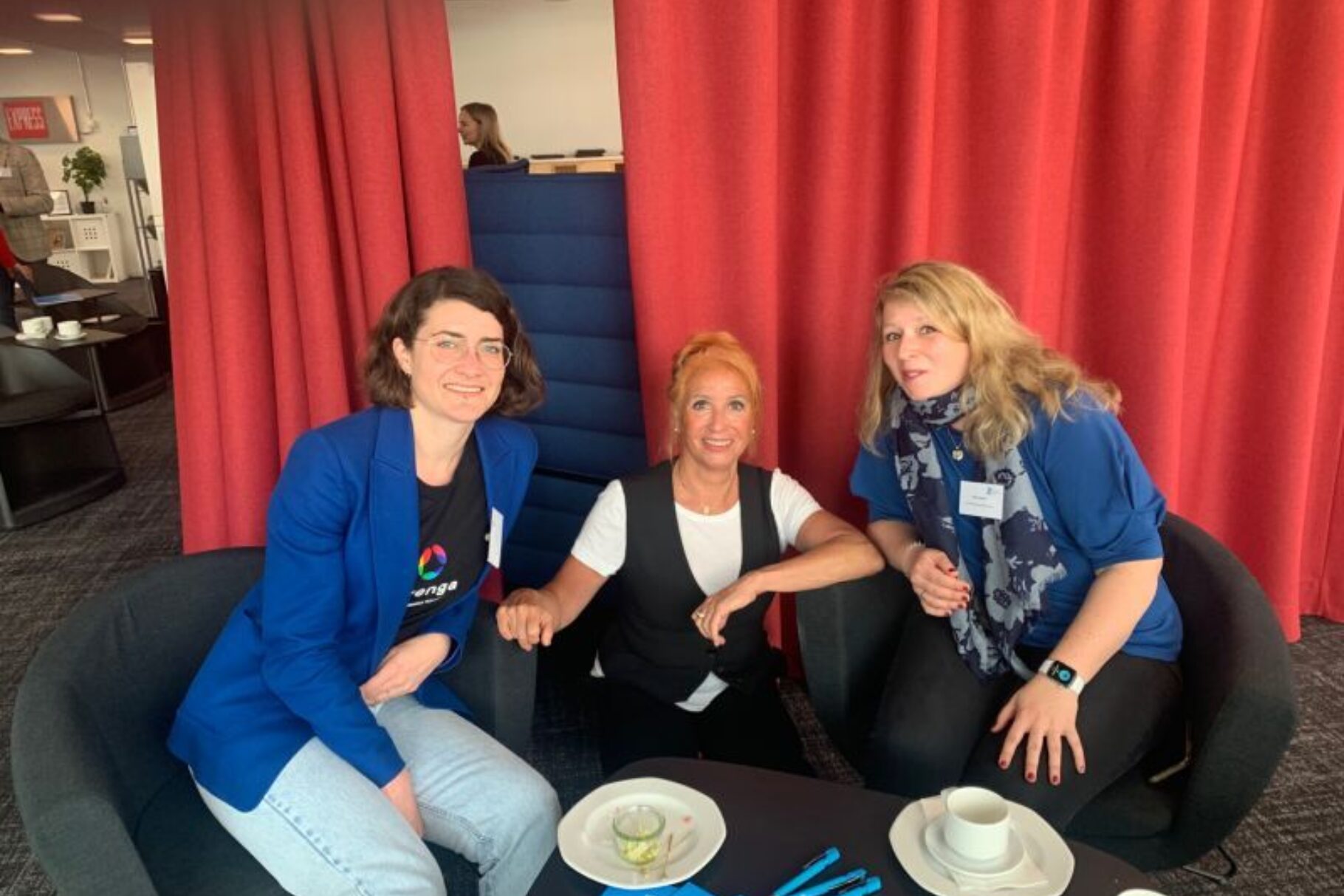 Margit Schmitz mit 2 Teilnehmerinnen