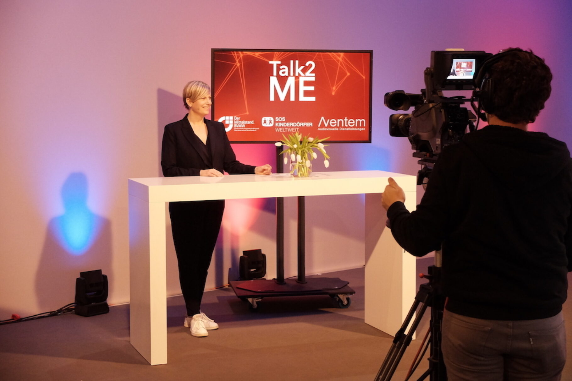 Alexandra Rath vor der Bühne