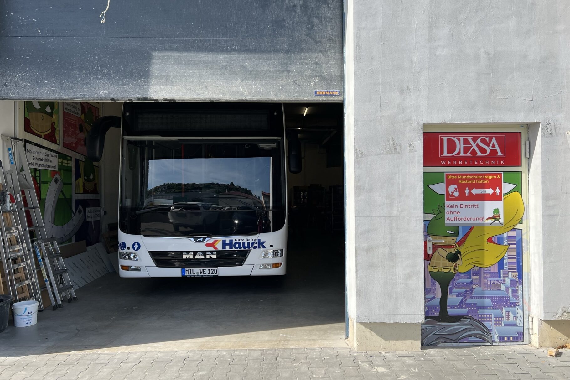 Der bus steht bereit