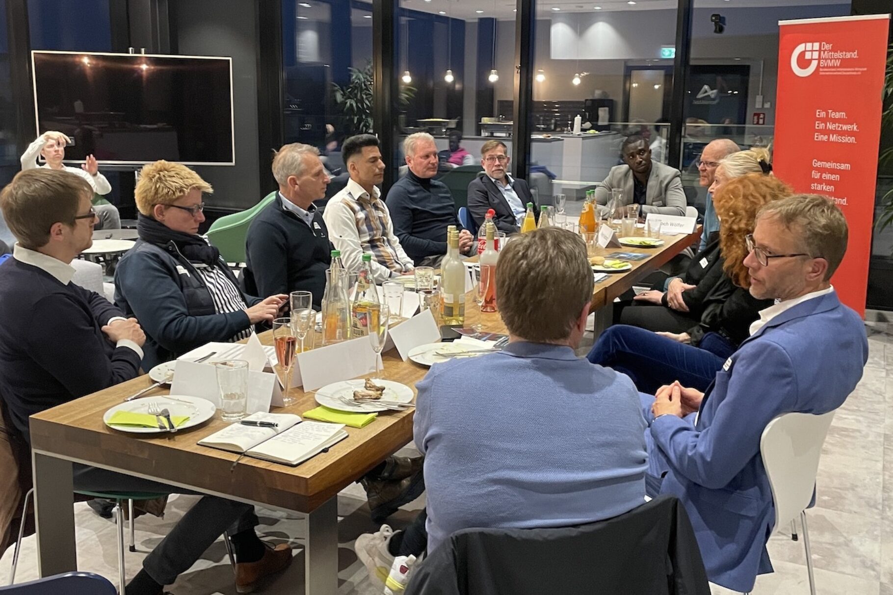 Fotos Runder Tisch Bauen