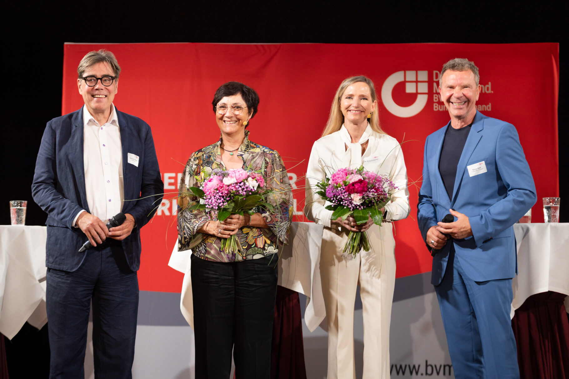 von rechts nach links: Roman Röll, Dr. Sonja Sulzmaier, Susanna Bertschi, Achim von Michel
