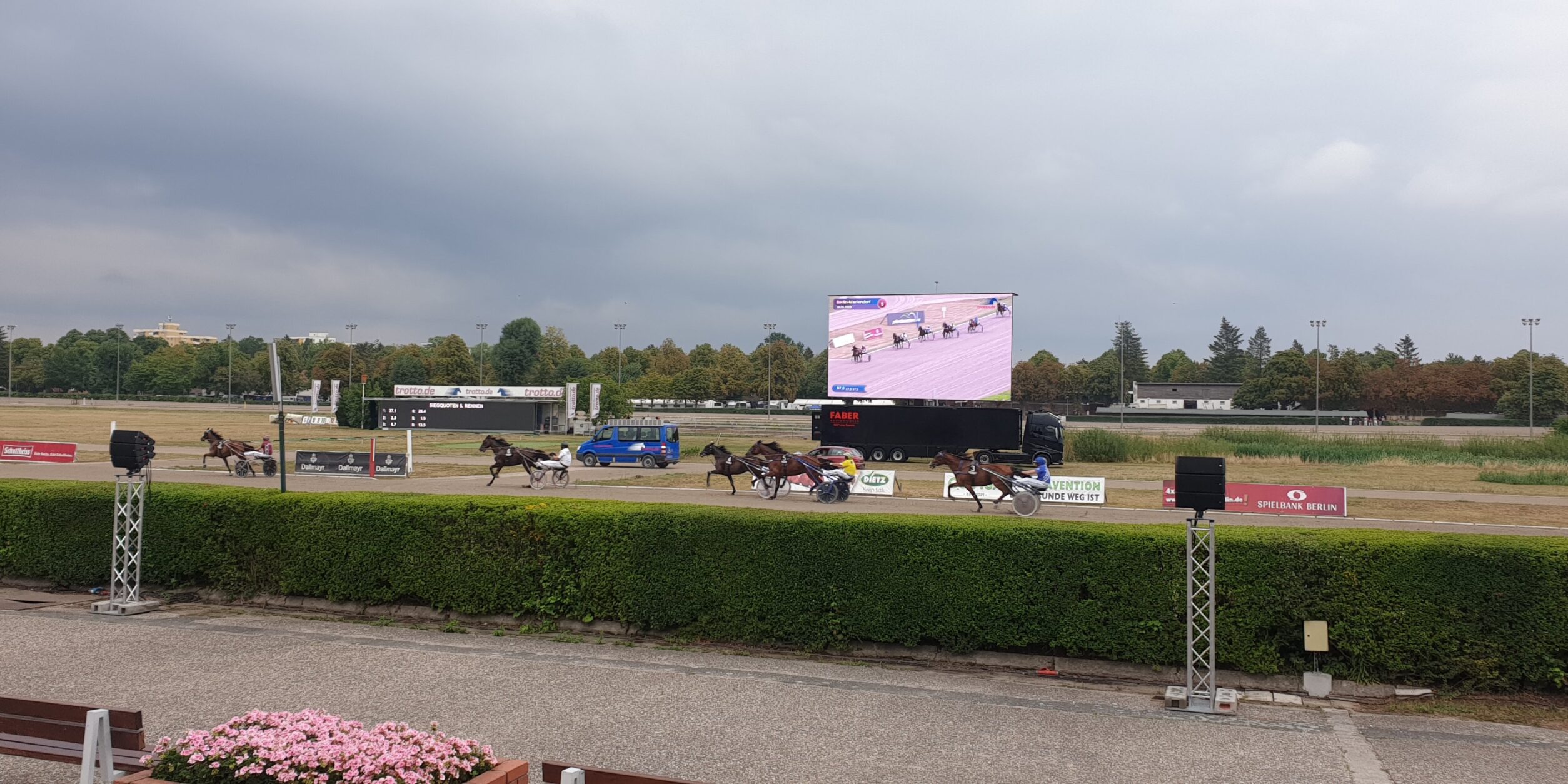 Traberderby_2022.jpg