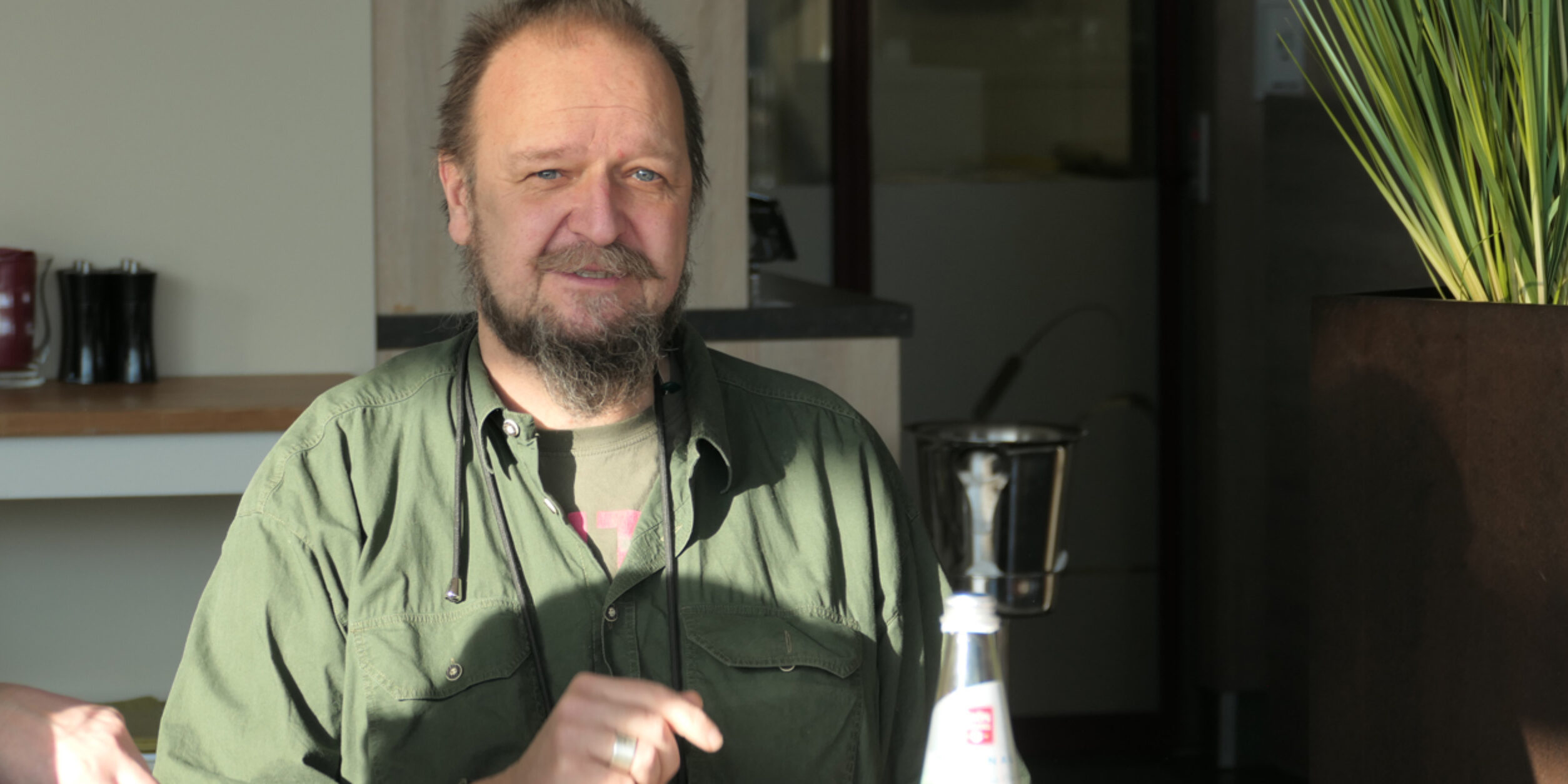 First Tuesday im Teichhaus: Baumumarmer Ralf-Giso Kutschker, Shinrin-Yoku, Florstadt, verrät, was bei Ge(h)sprächen im Wald passiert