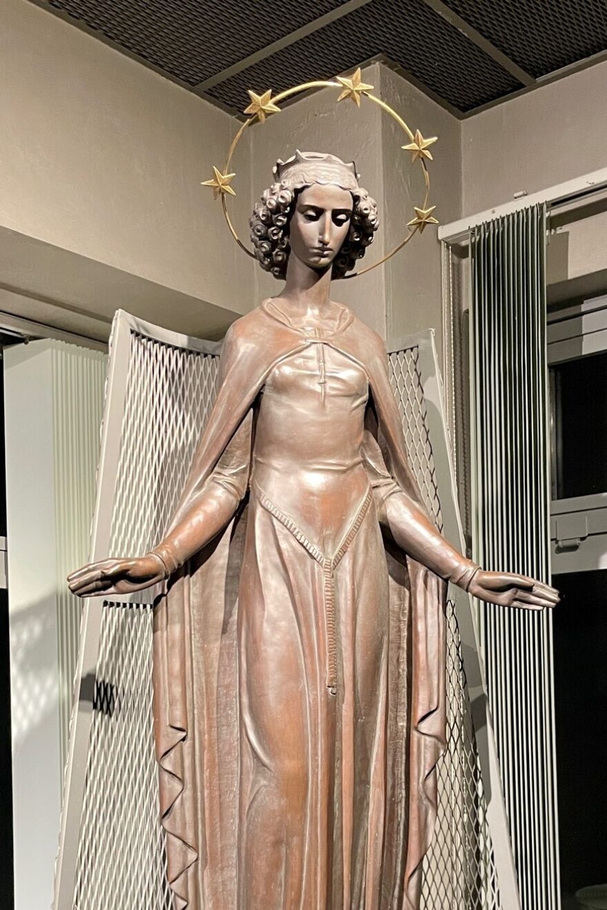 Skulptur der heiligen Barbara - Schutzpatronin der Bergleute