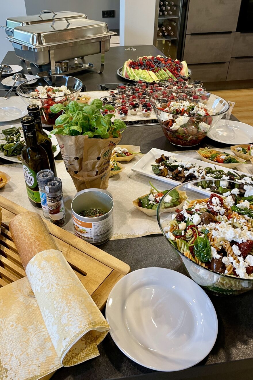 Blick auf ein Buffet