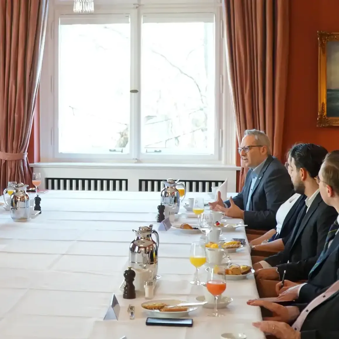 Parlamentarisches Frühstück mit Sebastian Roloff