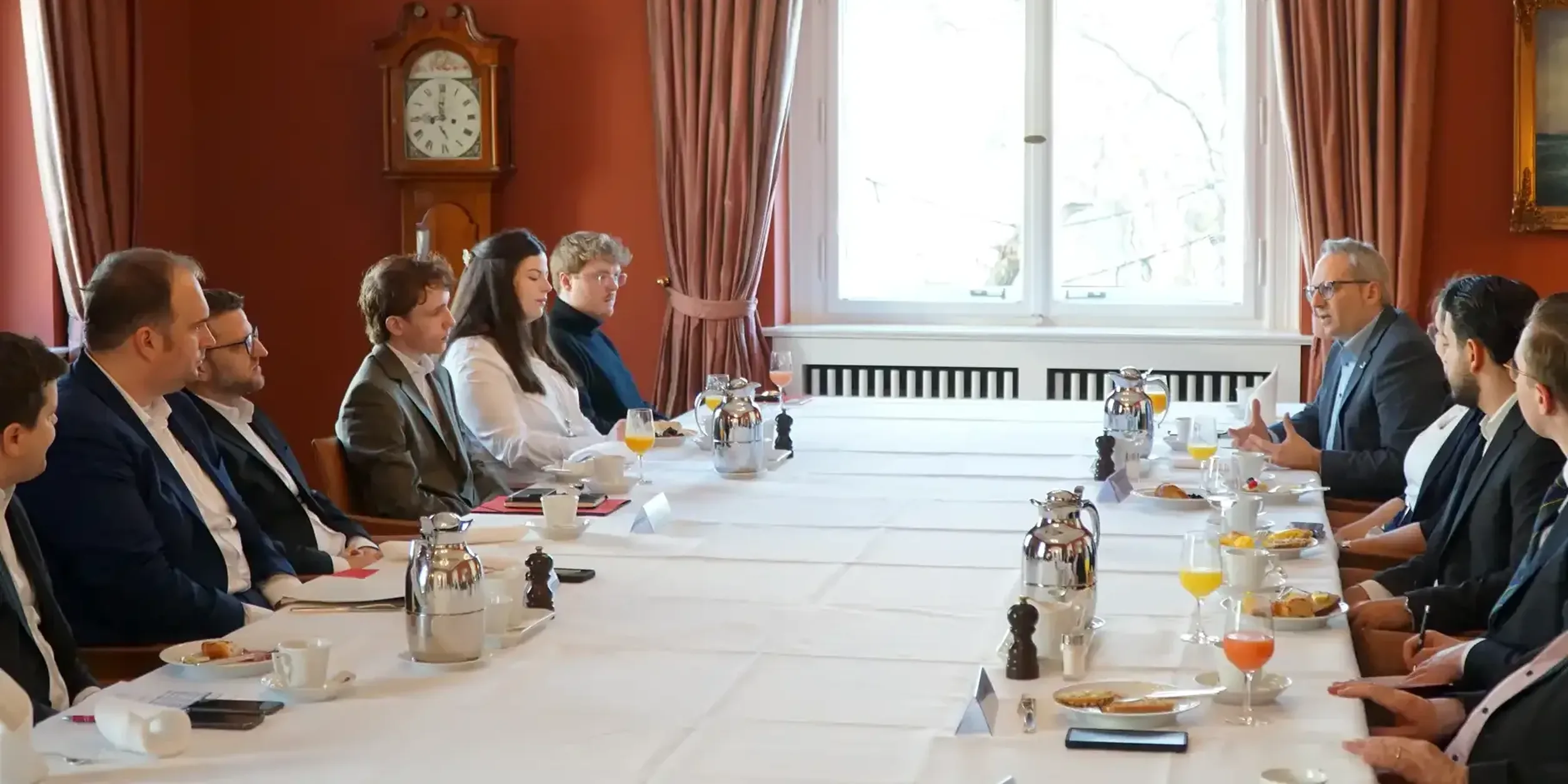 Parlamentarisches Frühstück mit Sebastian Roloff