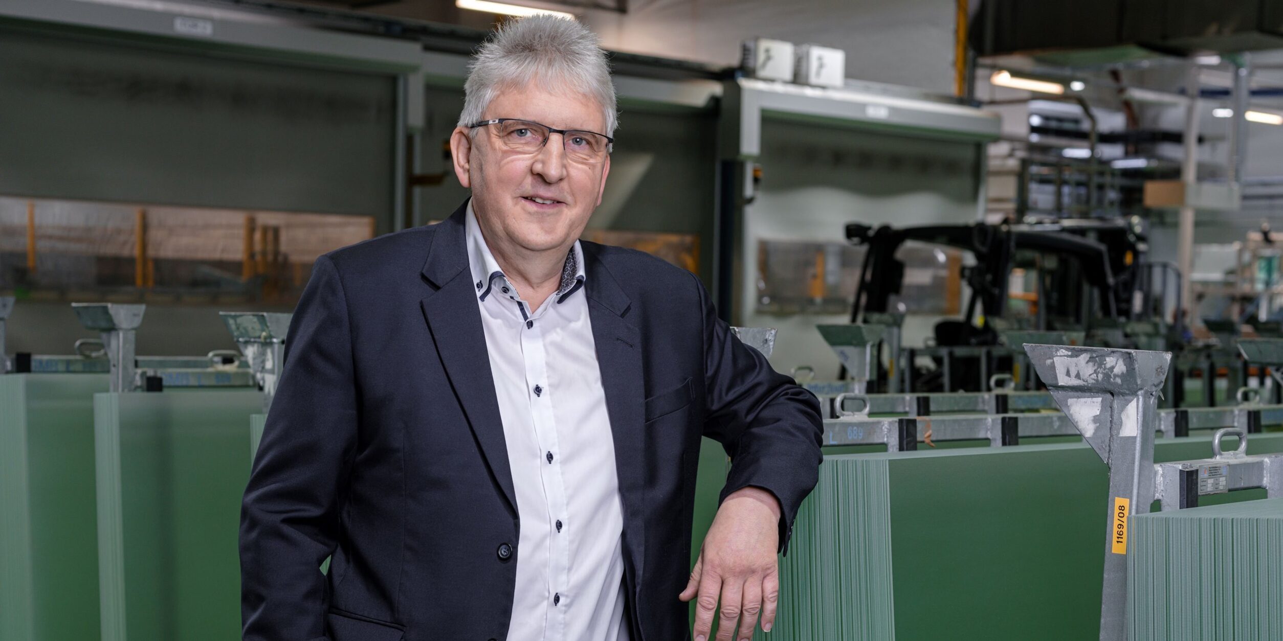 Geschäftsführer Torsten Schroeter ist stolz auf sein Produkt – High Performance Solar Glass. Produziert werden jedoch kann es bislang nur unter enormem Verbrauch an Erdgas.