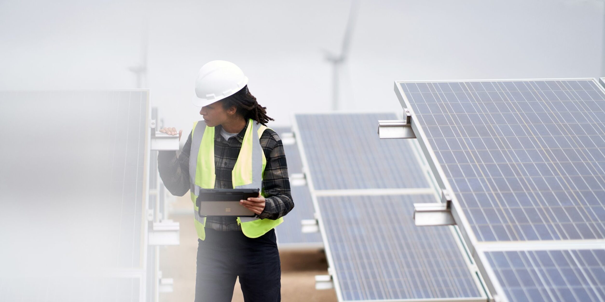 Photovoltaik Technikerin Green Energy Farm