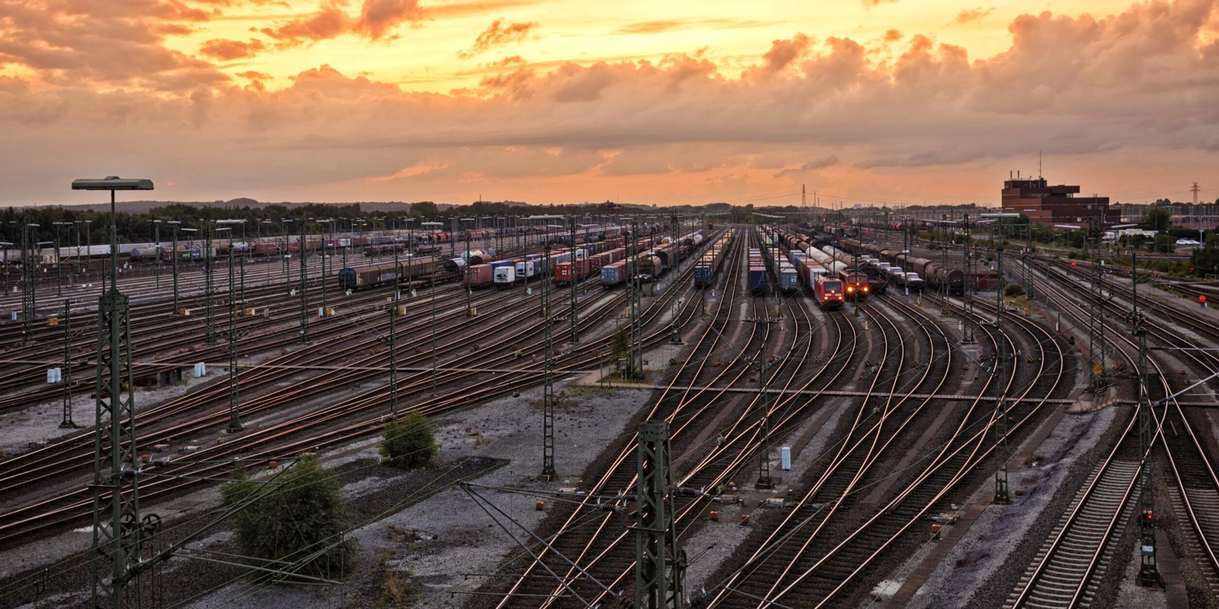 Güterbahnhof 1920 1080 i Stock 1296464918