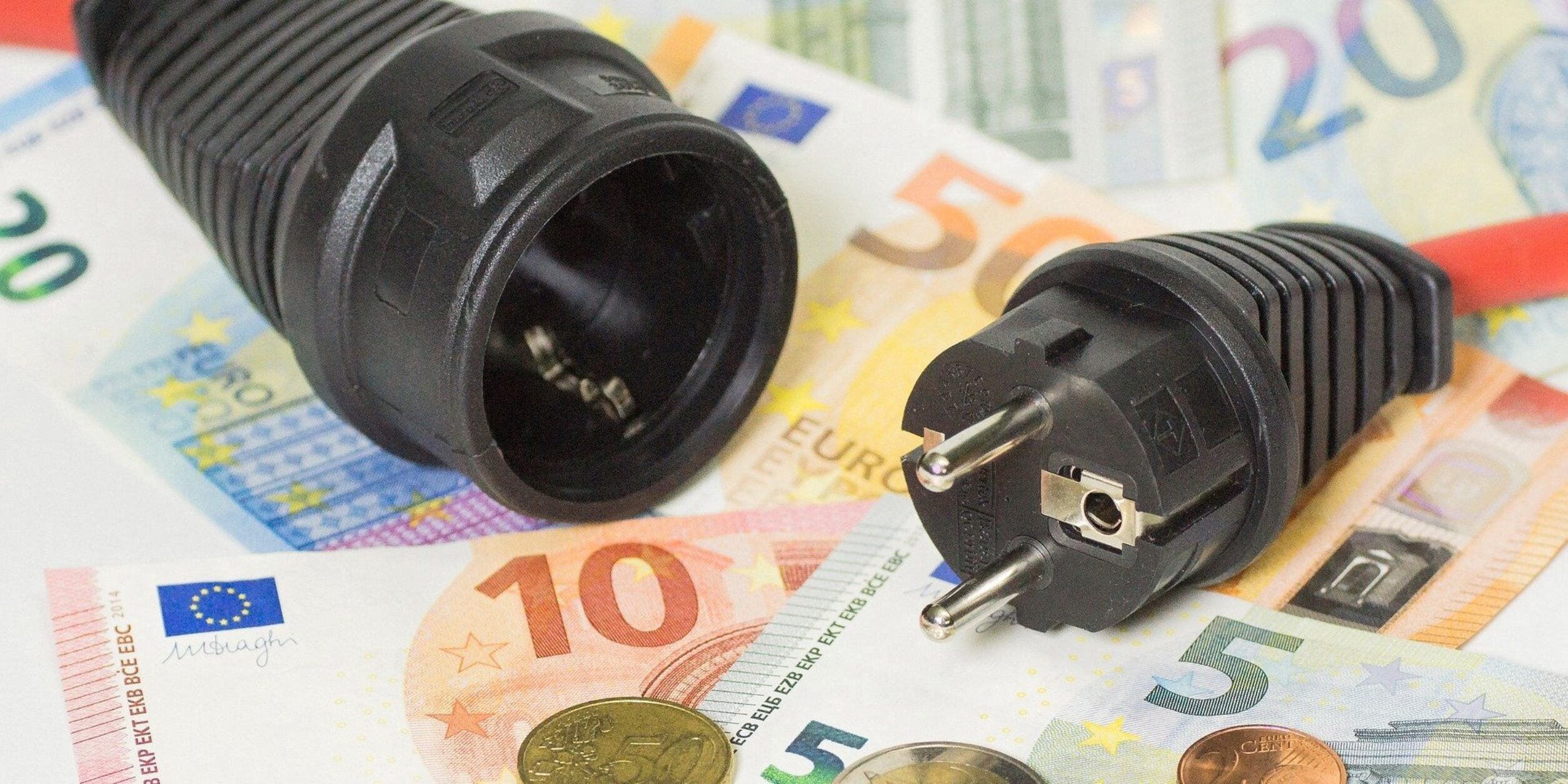 Strom Kabel Stecker Geld