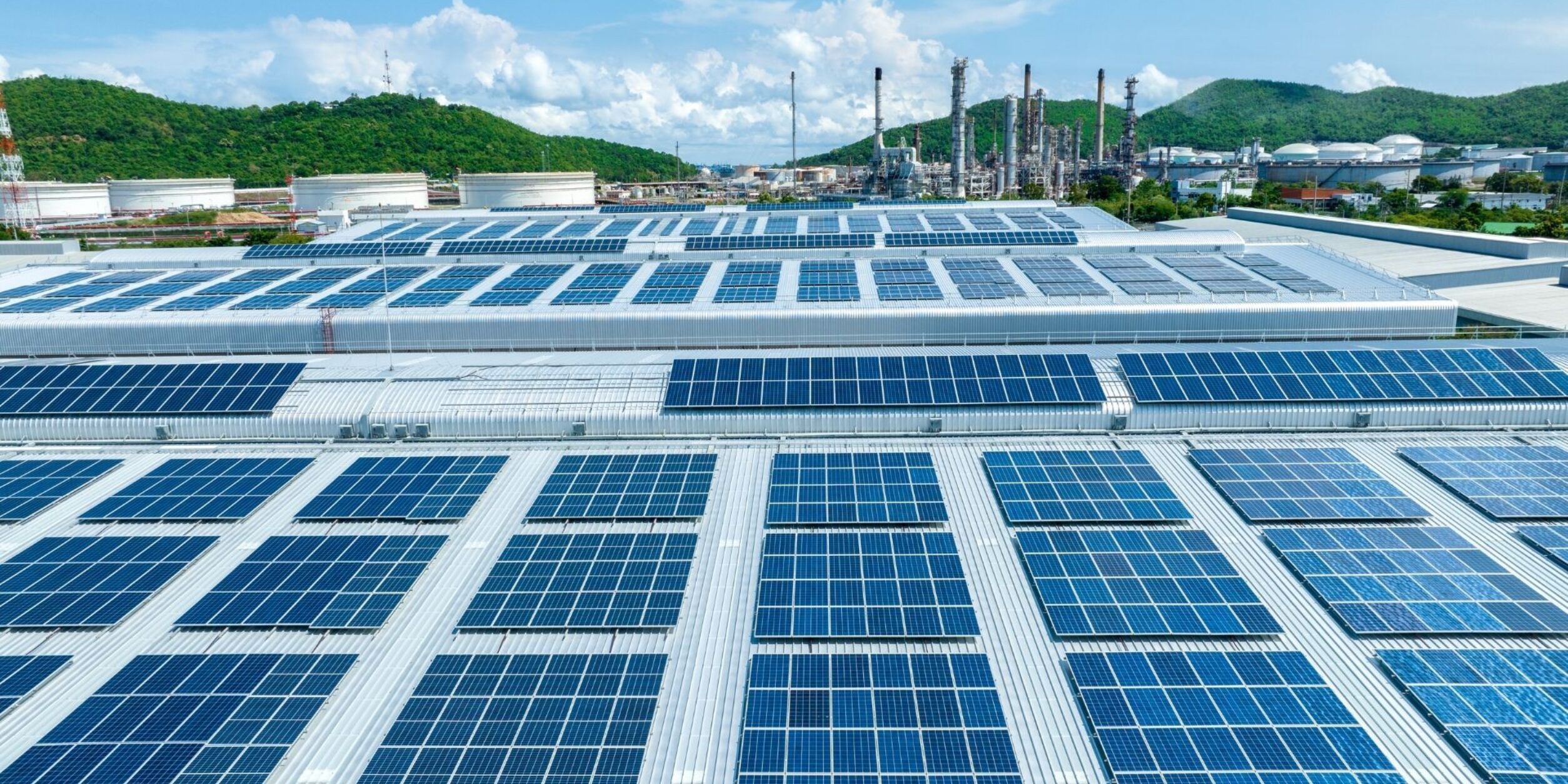 Solaranlage auf einem Industriehallendach