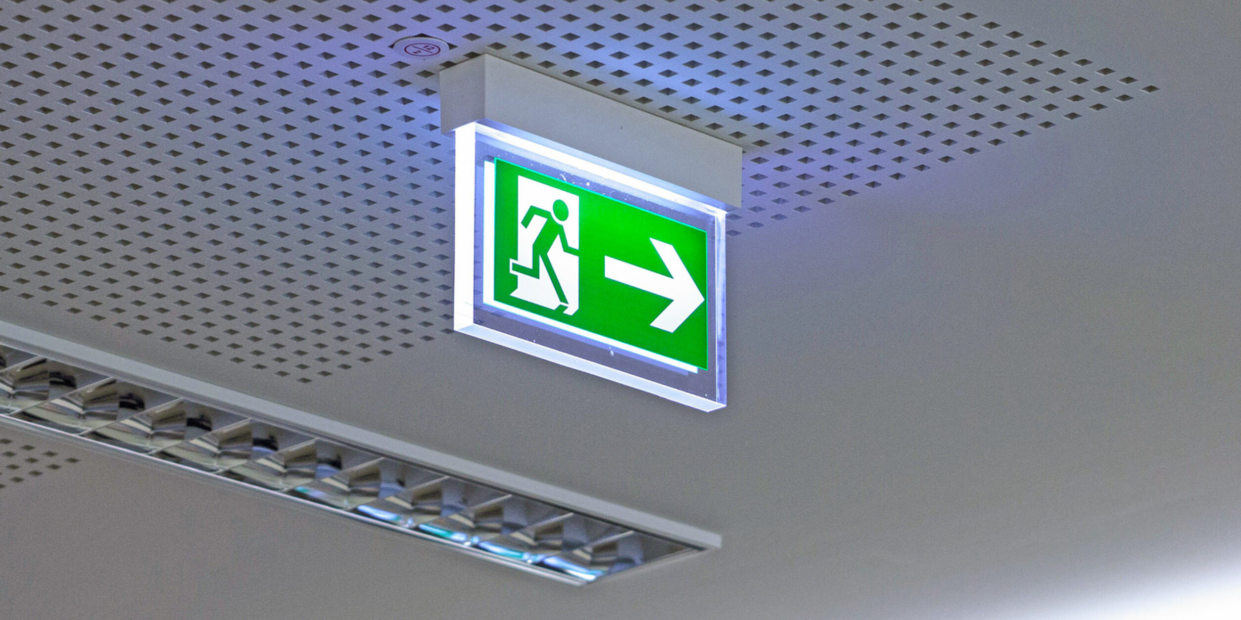 Fluchtwegszeichen, Notausgang, emergency exit