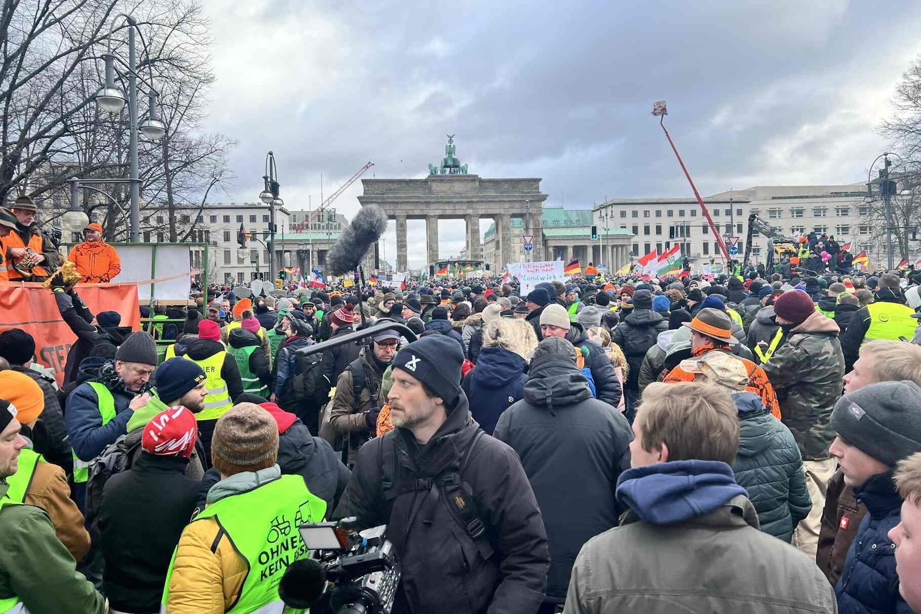 Protestkundgebung der Bauern am Brandenburger Tor in Berlin am 15. Januar 2024