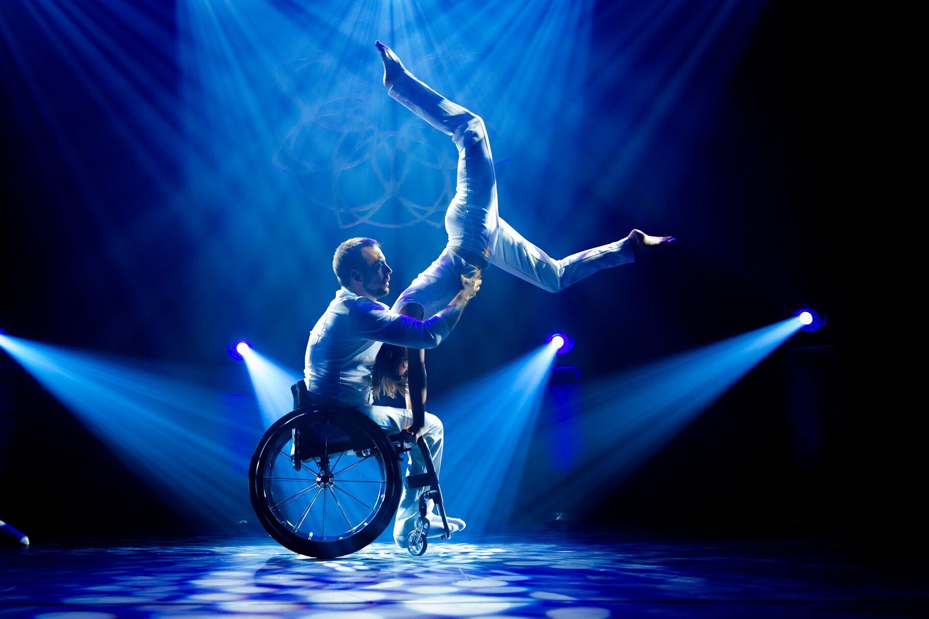 Artisten auf der Bühne der Parieté