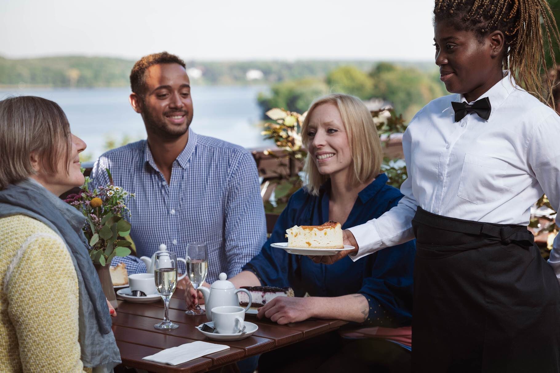 Bewirtung im Blockhaus Nikolskoe