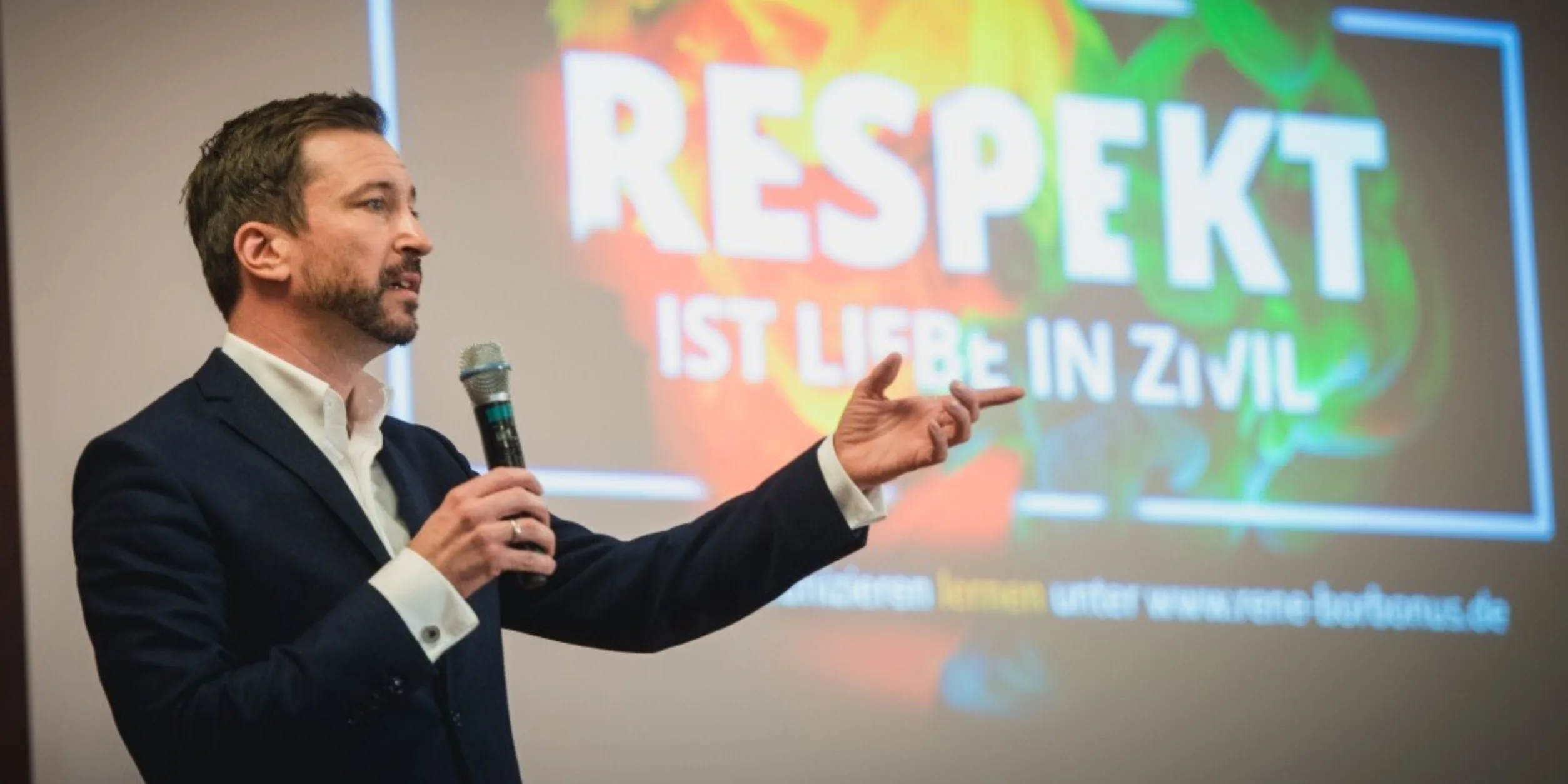 Header René`Borbonus - RESPEKT
