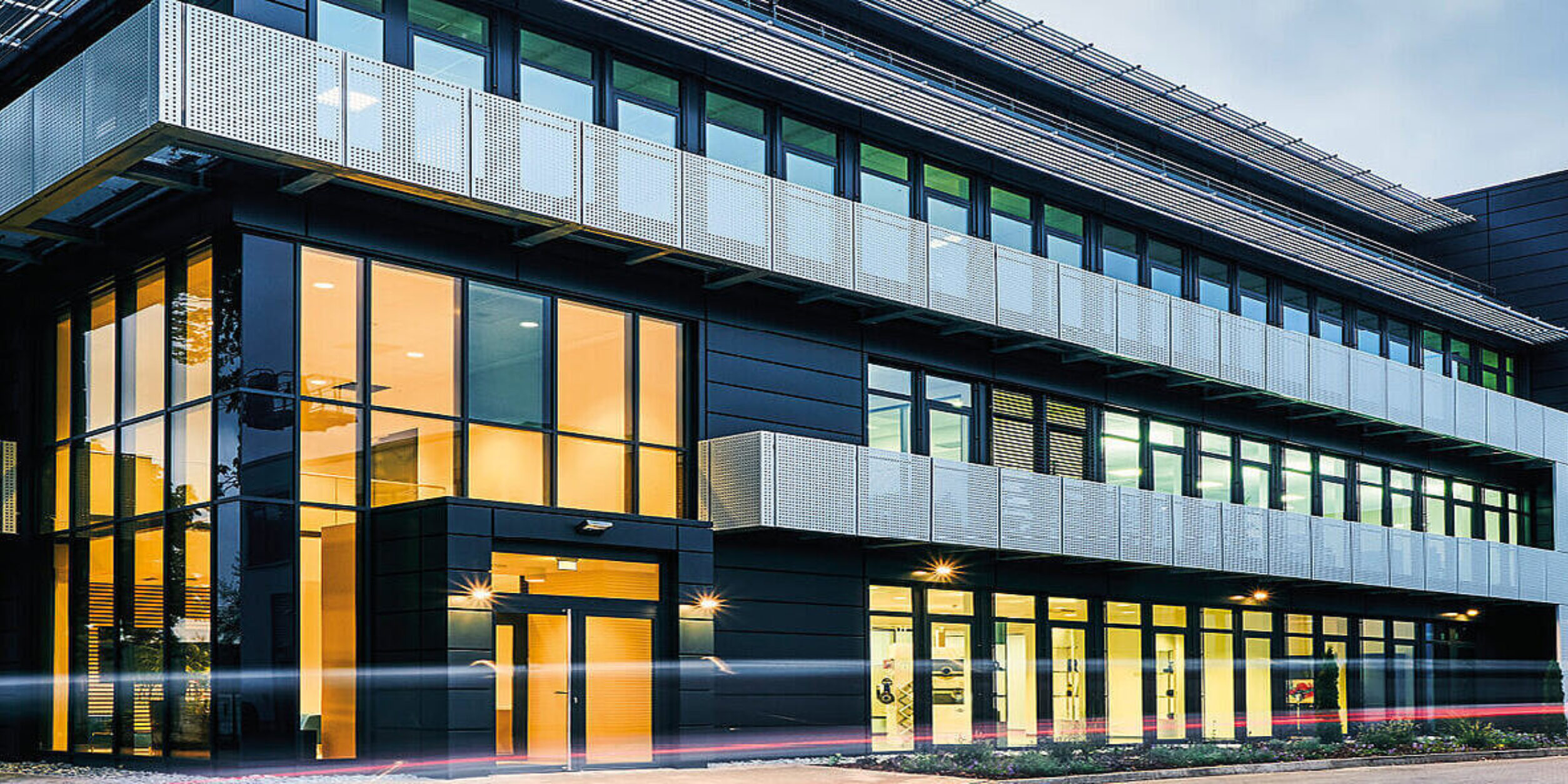 Header Hinter den Kulissen bei DOYMA - Führung mit Haltung: was Familienunternehmen stark macht