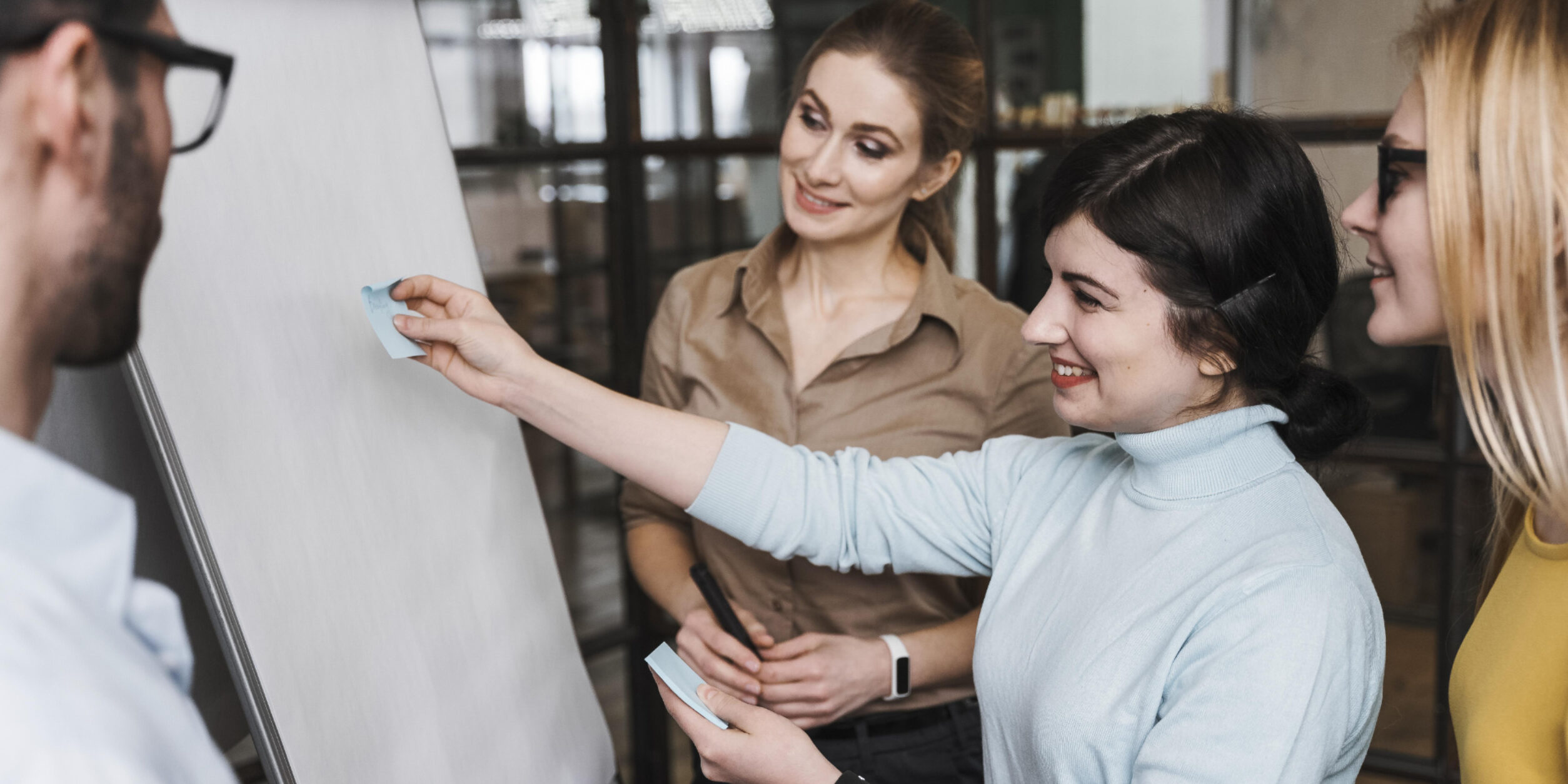 Header Workshop | Selbst-sicher präsentieren – Für mehr Präsenz und Klarheit in der Kommunikation