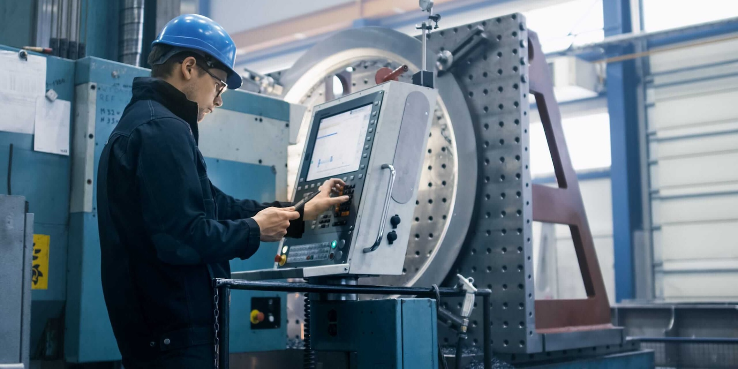 Оператор наладчик фгос. Наладчик станков с чпу. Оператор станков с программным управлением. Оператор наладчик фгос. Оператор токарных станков с чпу.