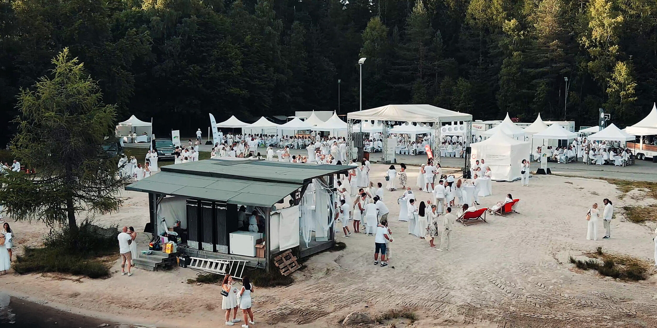Titelbild des Aftermovie zur Weißen Nacht am Fichtelsee 2025 des BVMW Oberfranken / Bayreuth