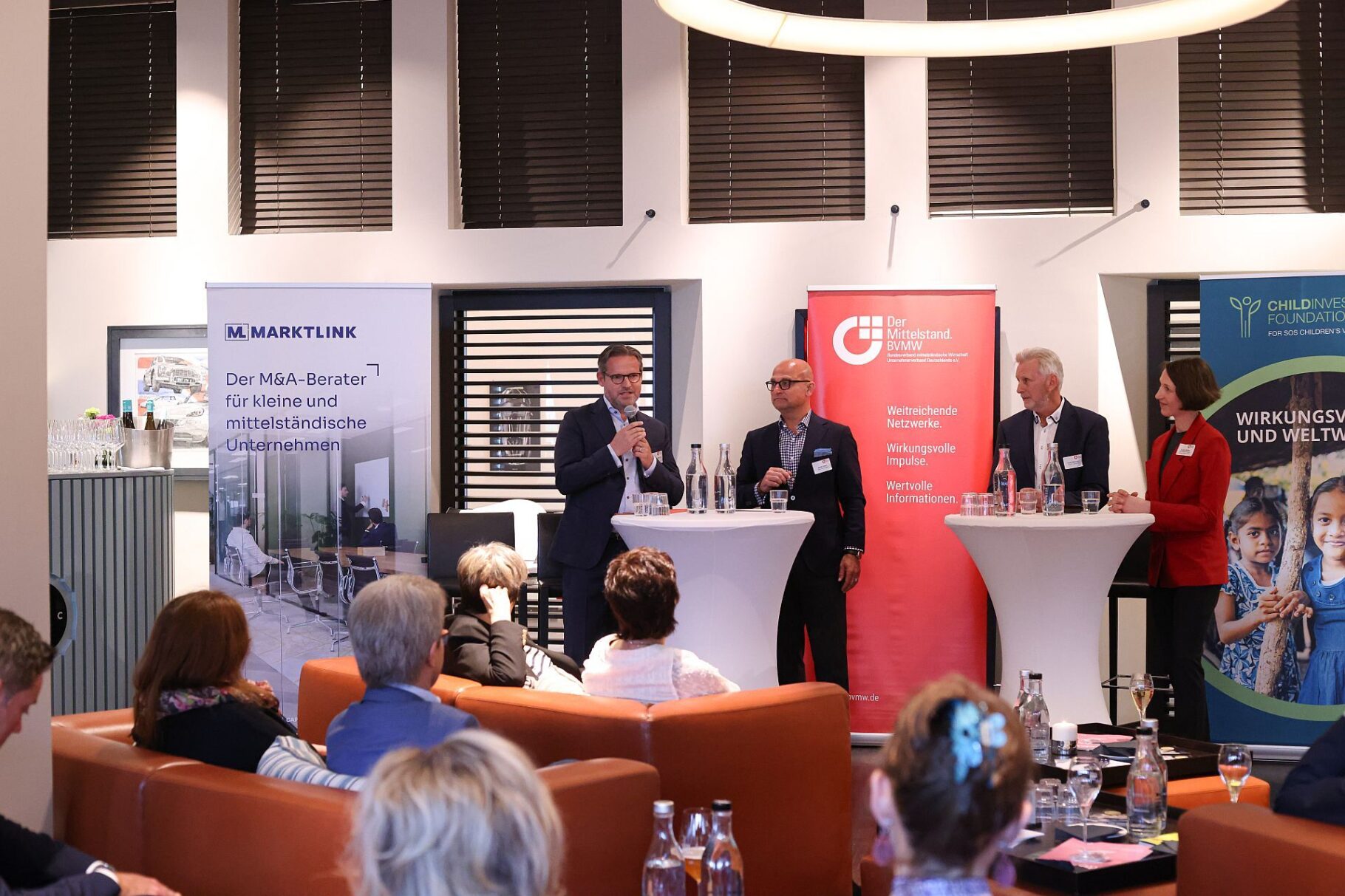 Das erste Panel: ﻿﻿Dr. Andreas Bonnard / Guido Happe / Franz Neumeyer / Claudia Straßer