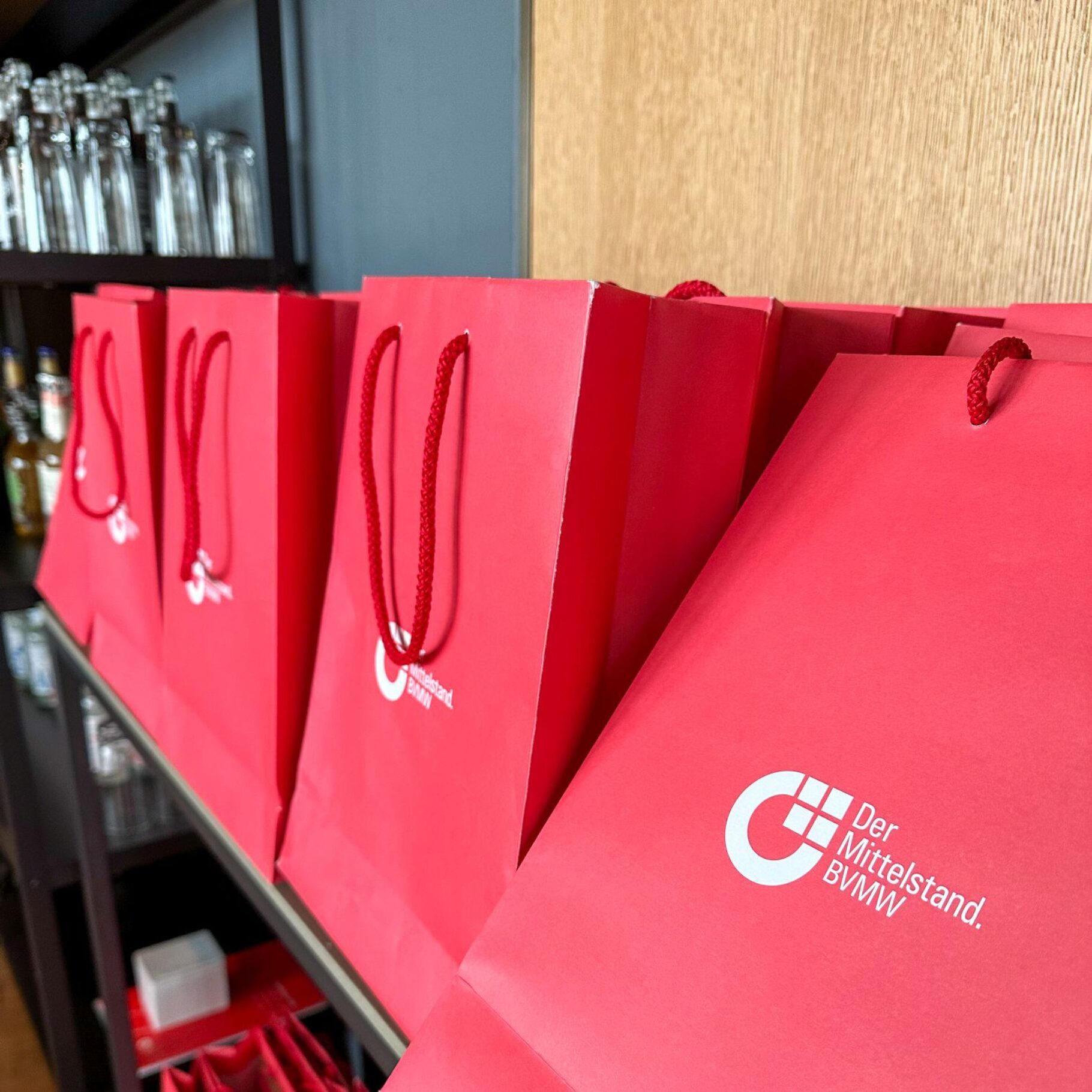 Tüten rot BVMW