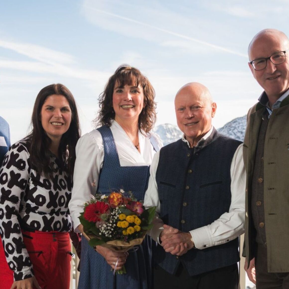 Gruppenfoto Jenner 2026; Kornelia Kirchermeier feiert 5 Jahre Mittelstandsarbeit mit von links MdL Michael Koller (FW), Caroline de la Rosa (BVMW) und Landrat Bernhard Kern(CSU) auf dem Jenner