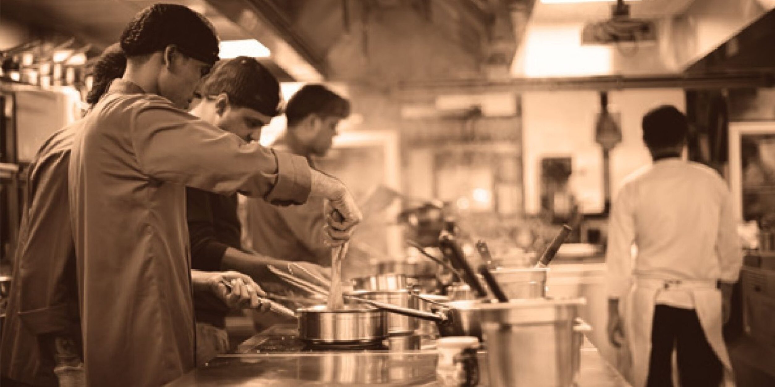 Header: Foto aus der Küche der Culinary Academy in Dubai, im Zuge der Live & Functional Interviews, veranstaltet durch ELITE Global HR Consultancy.