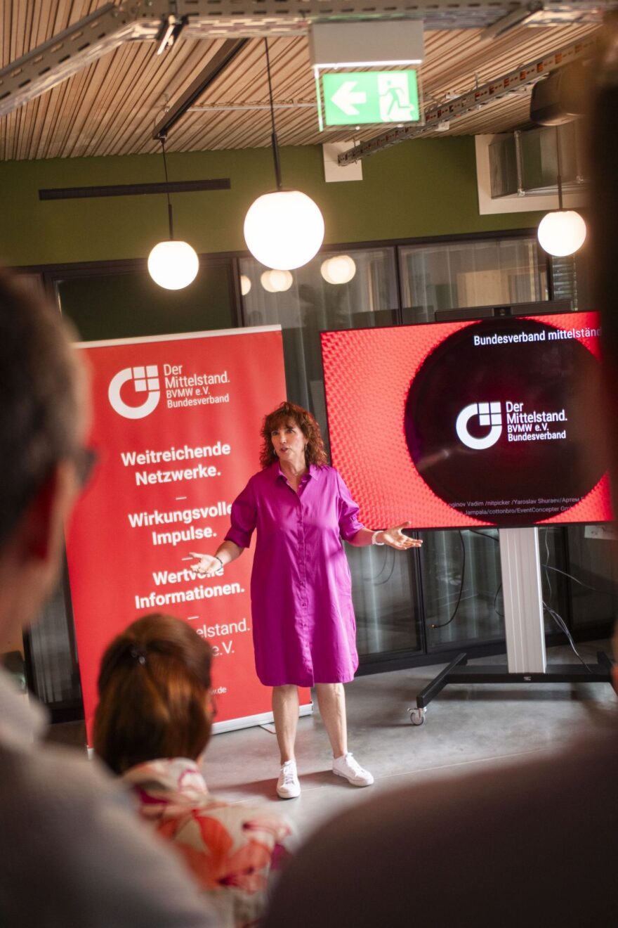 Kornelia Kirchermeier, BVMW - Begrüßung der Teilnehmer/innen