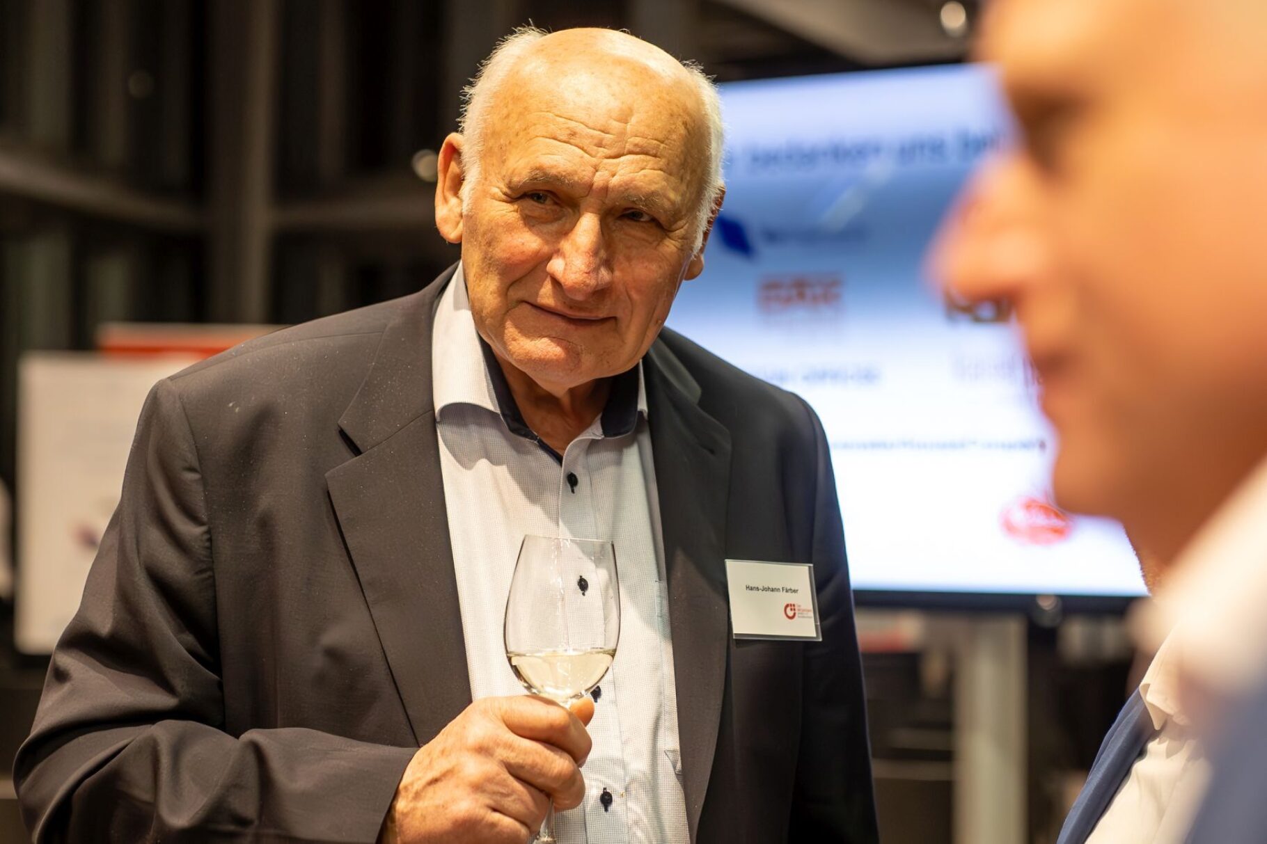 12 Ehrengast Färber