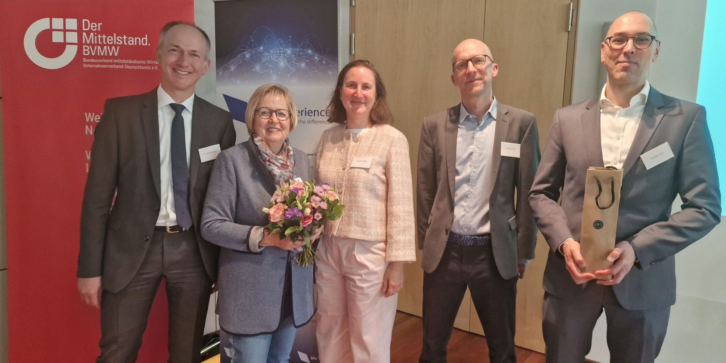 Gruppenfoto NIS 2 Event