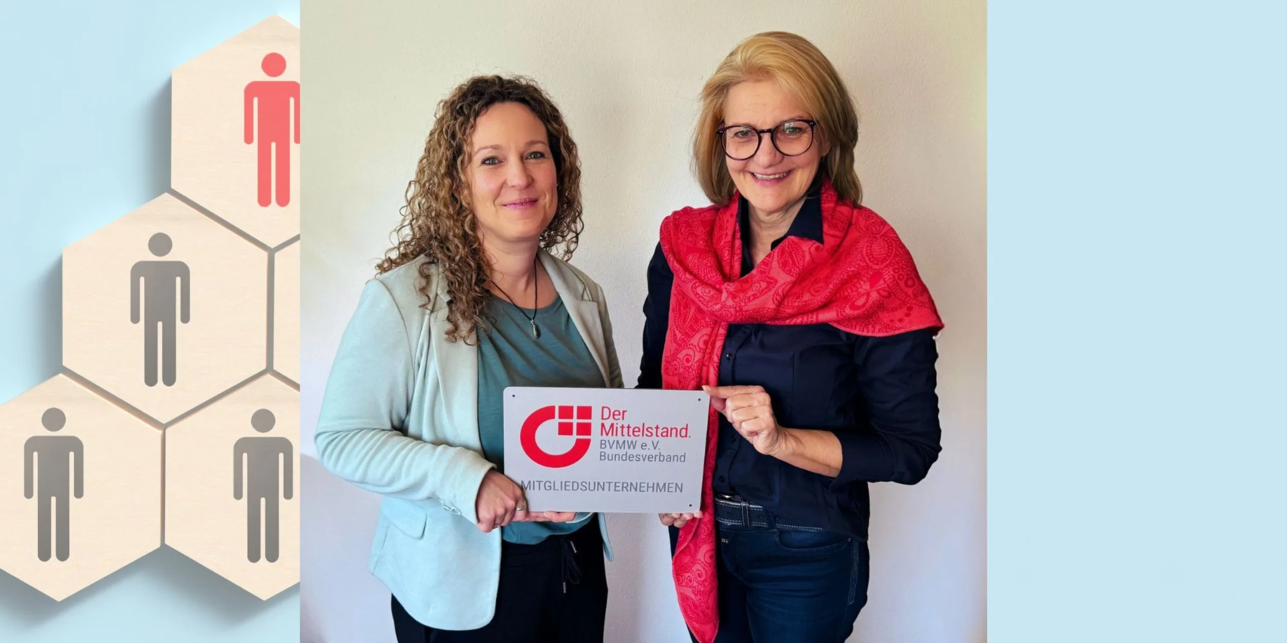 Christine Wagner und Nadja Satzger mit BVMW Mitgliedsplakette