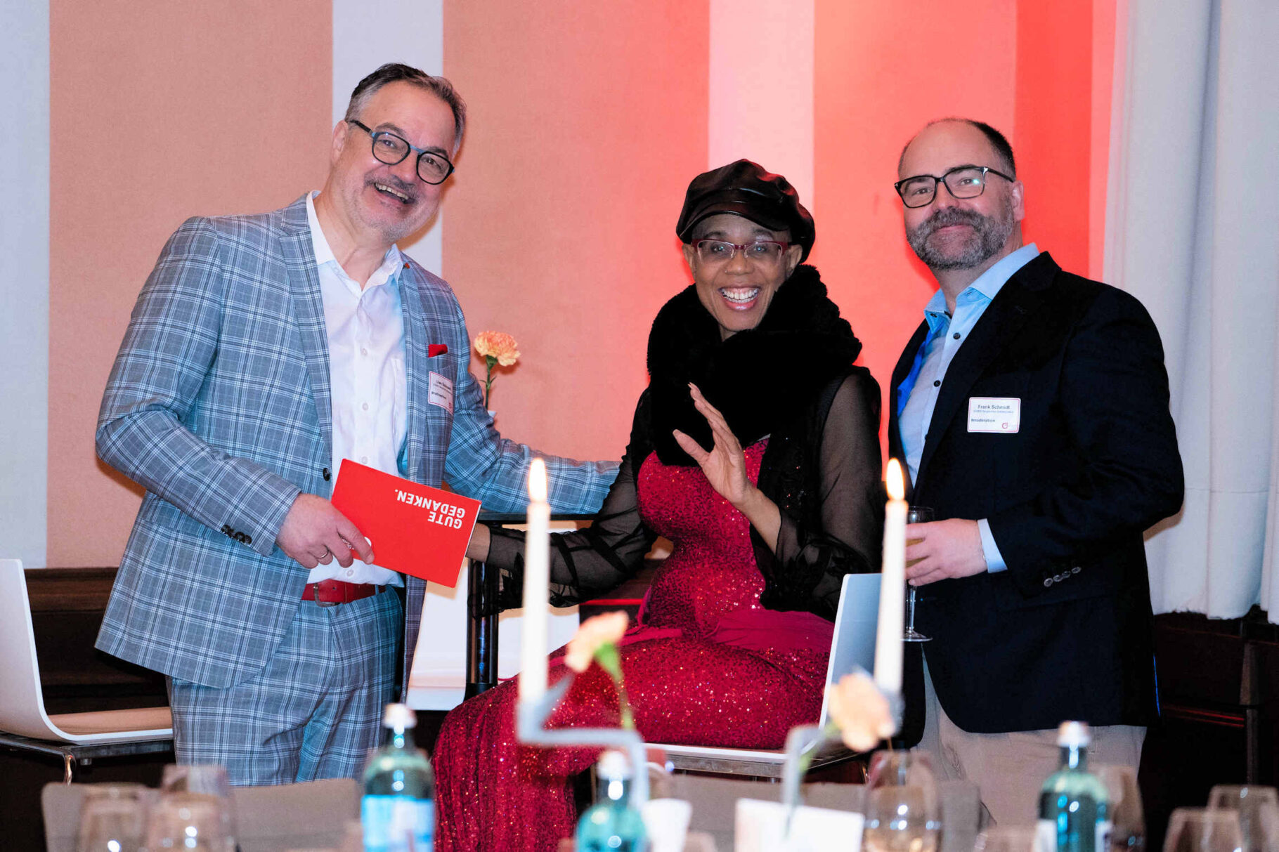 Adrienne Morgan-Hammond mit Uwe Steinweh und Frank Schmidt