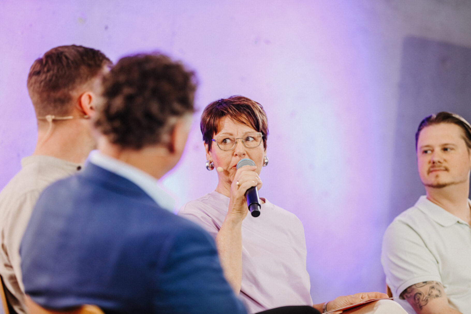 Barbara Herbst mit Gesprächspartnern