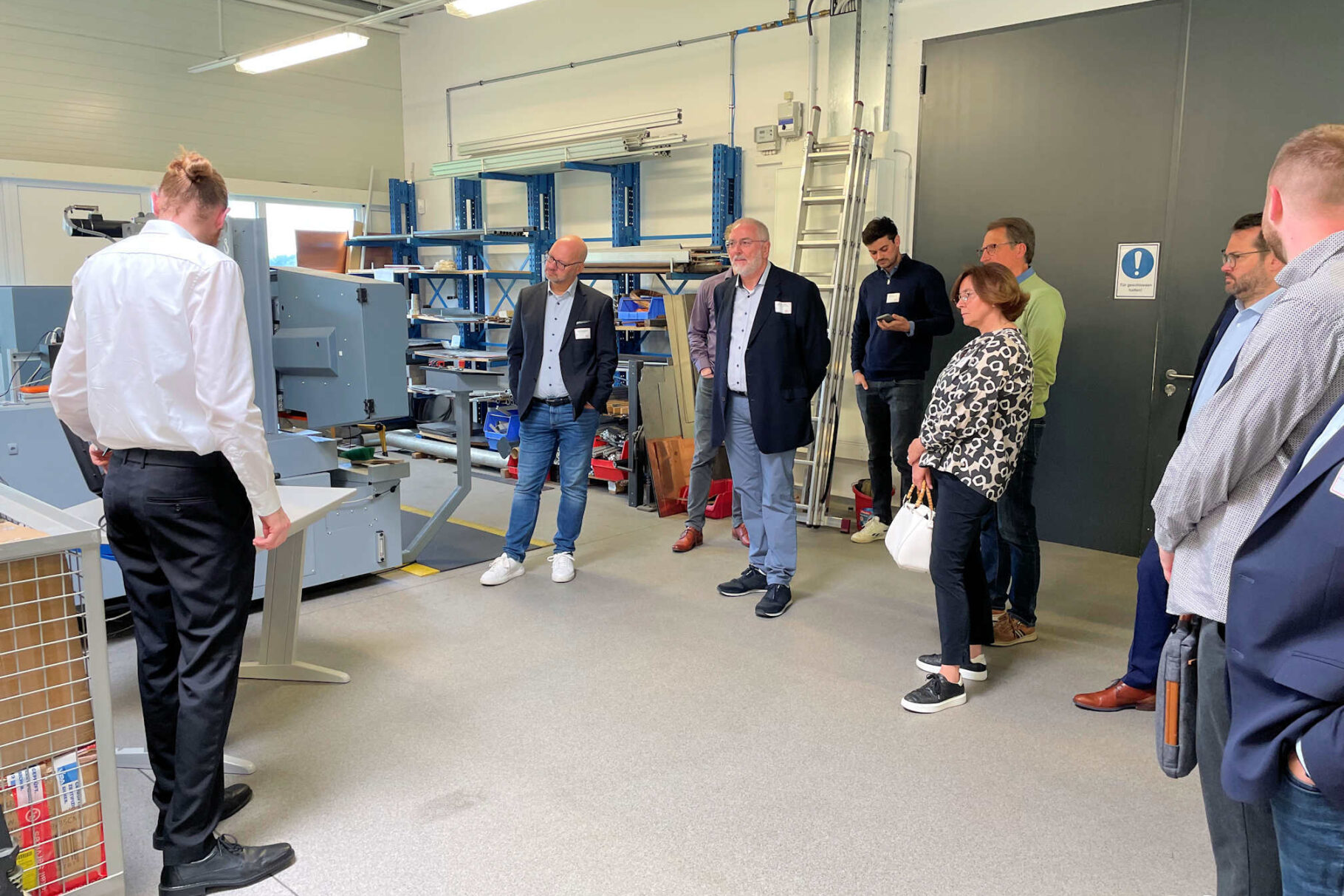 Teilnehmer bei Rundgang