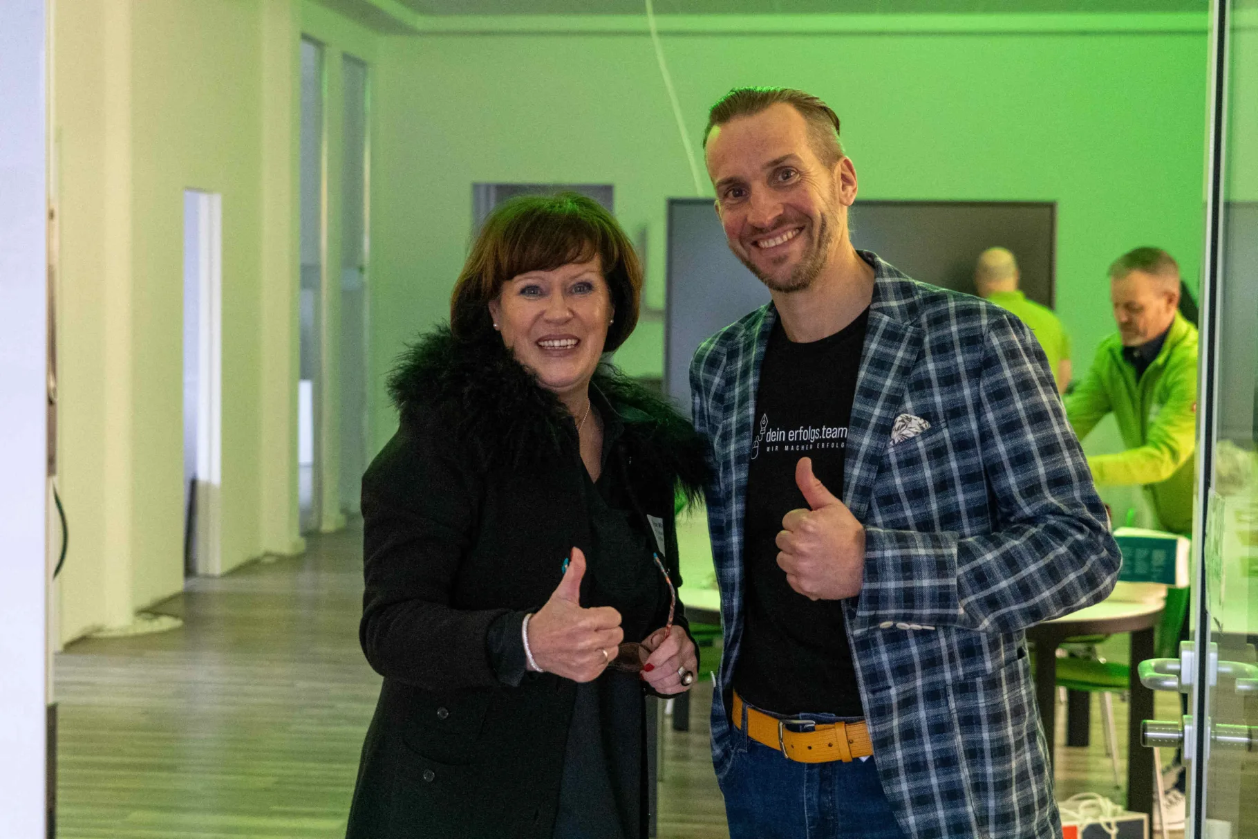 Dagmar Mayer mit Gastgeber