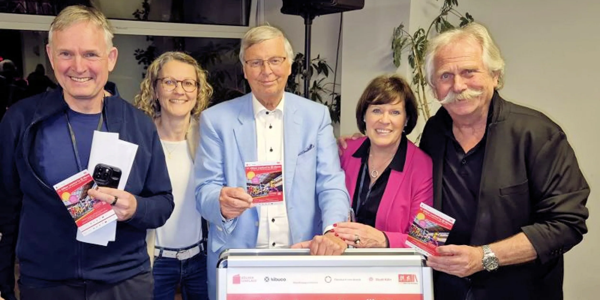 Gruppenbild der Beteiligten