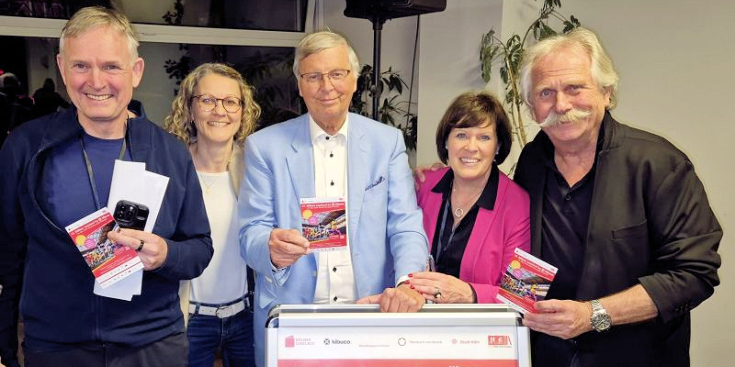 Gruppenbild der Beteiligten