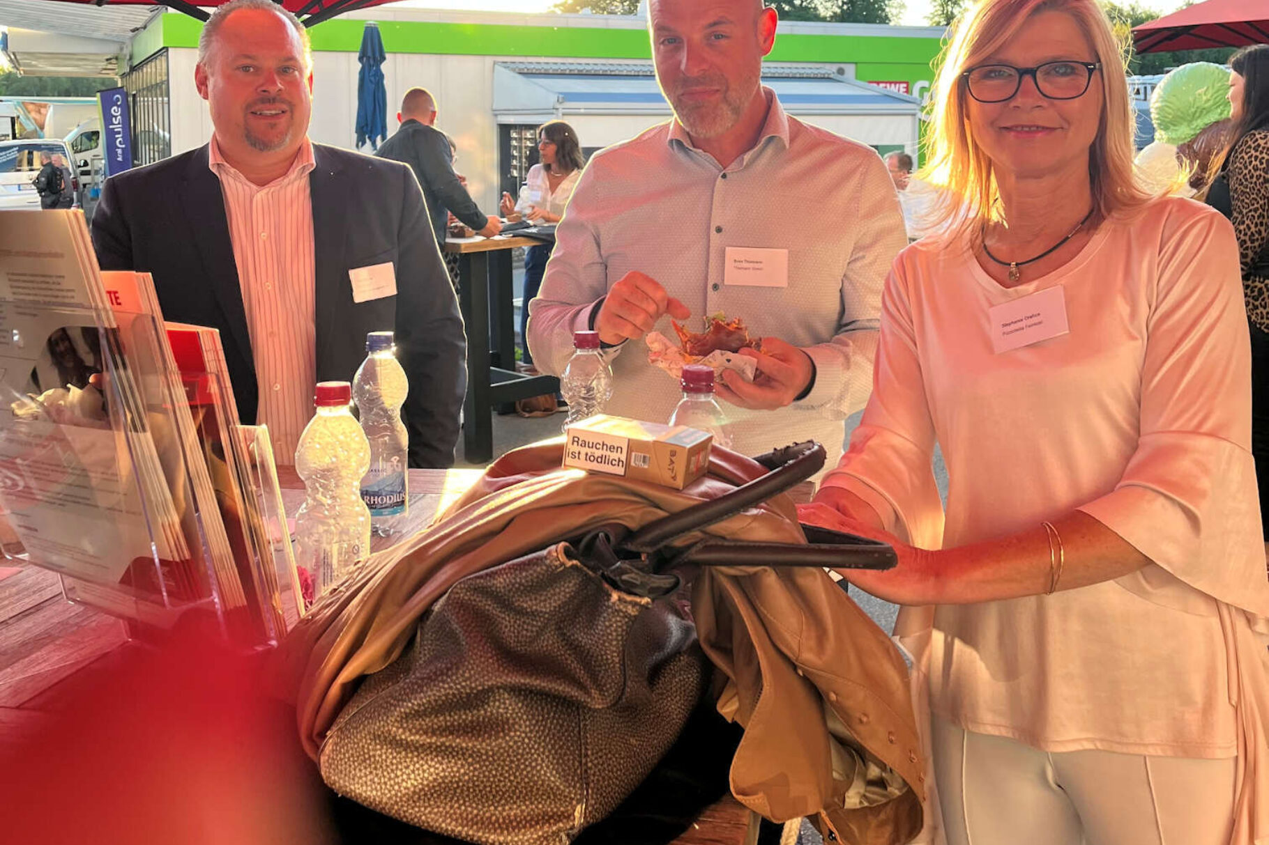 Gäste beim Netzwerken