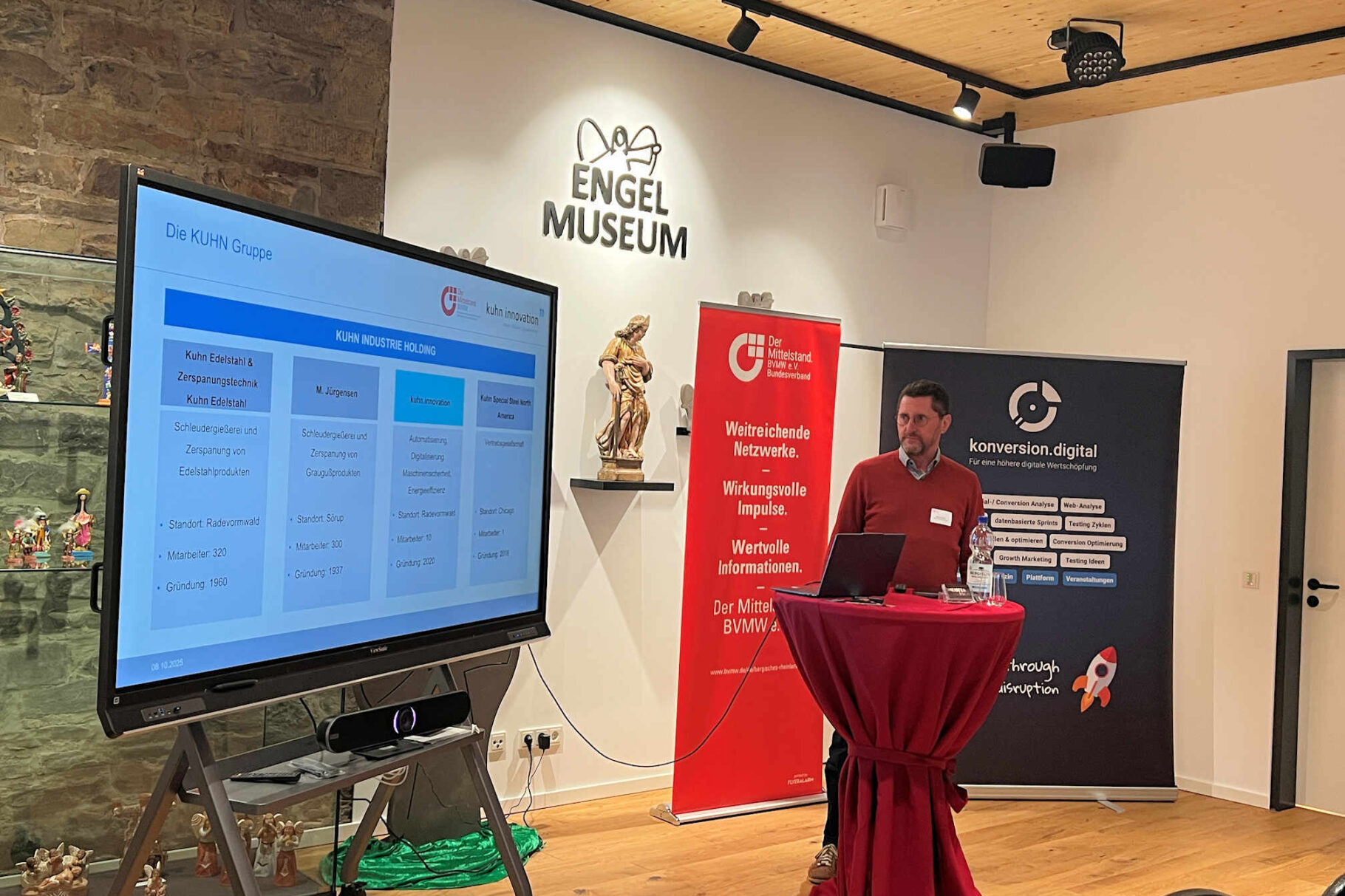 Alfrd Tenner beim Vortrag