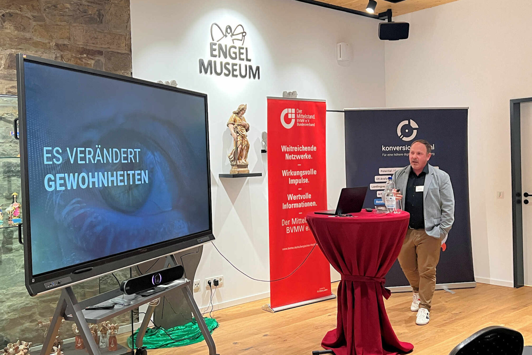 David Odenthal beim Vortrag