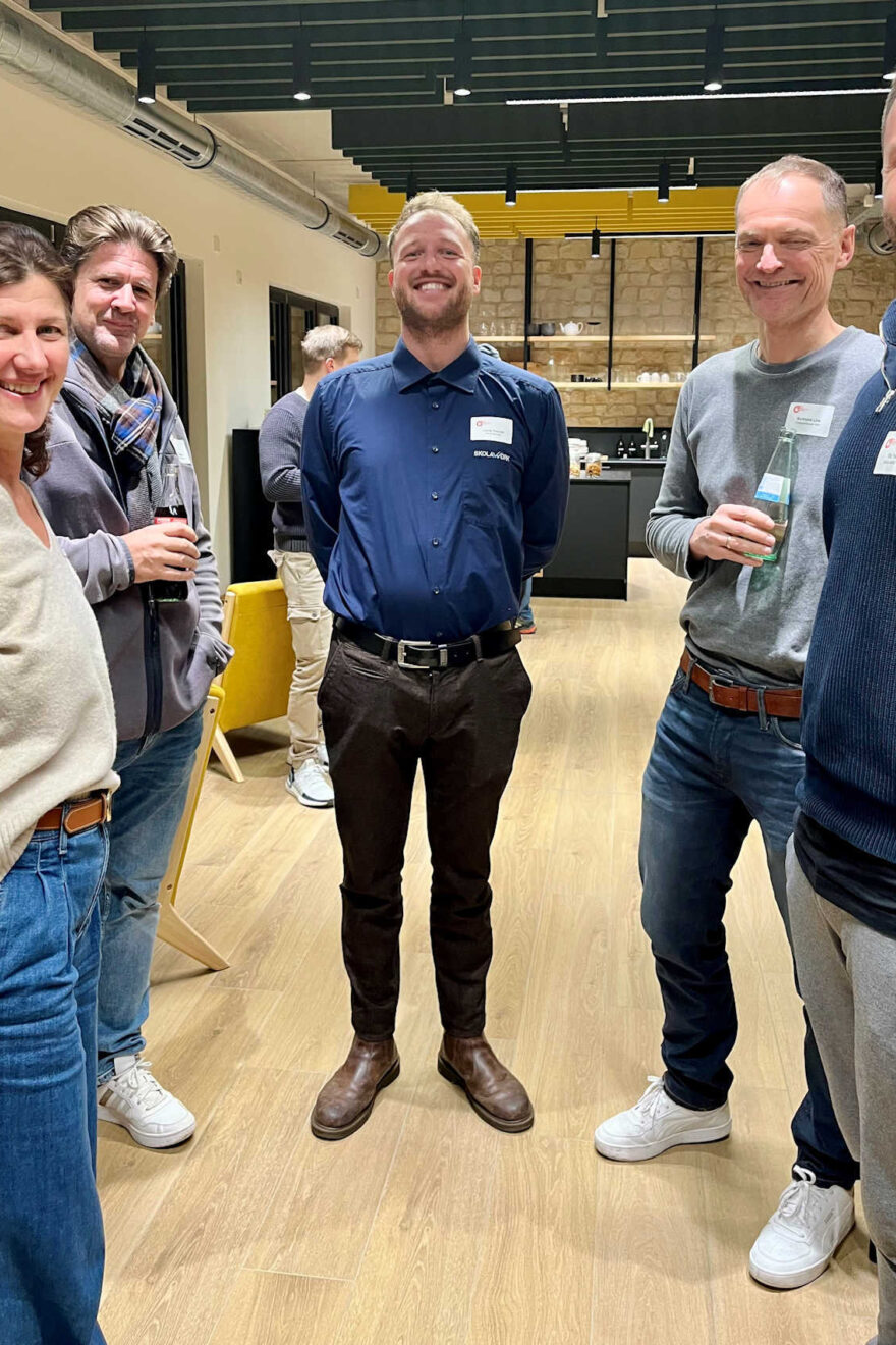 Teilnehmer im Gespräch