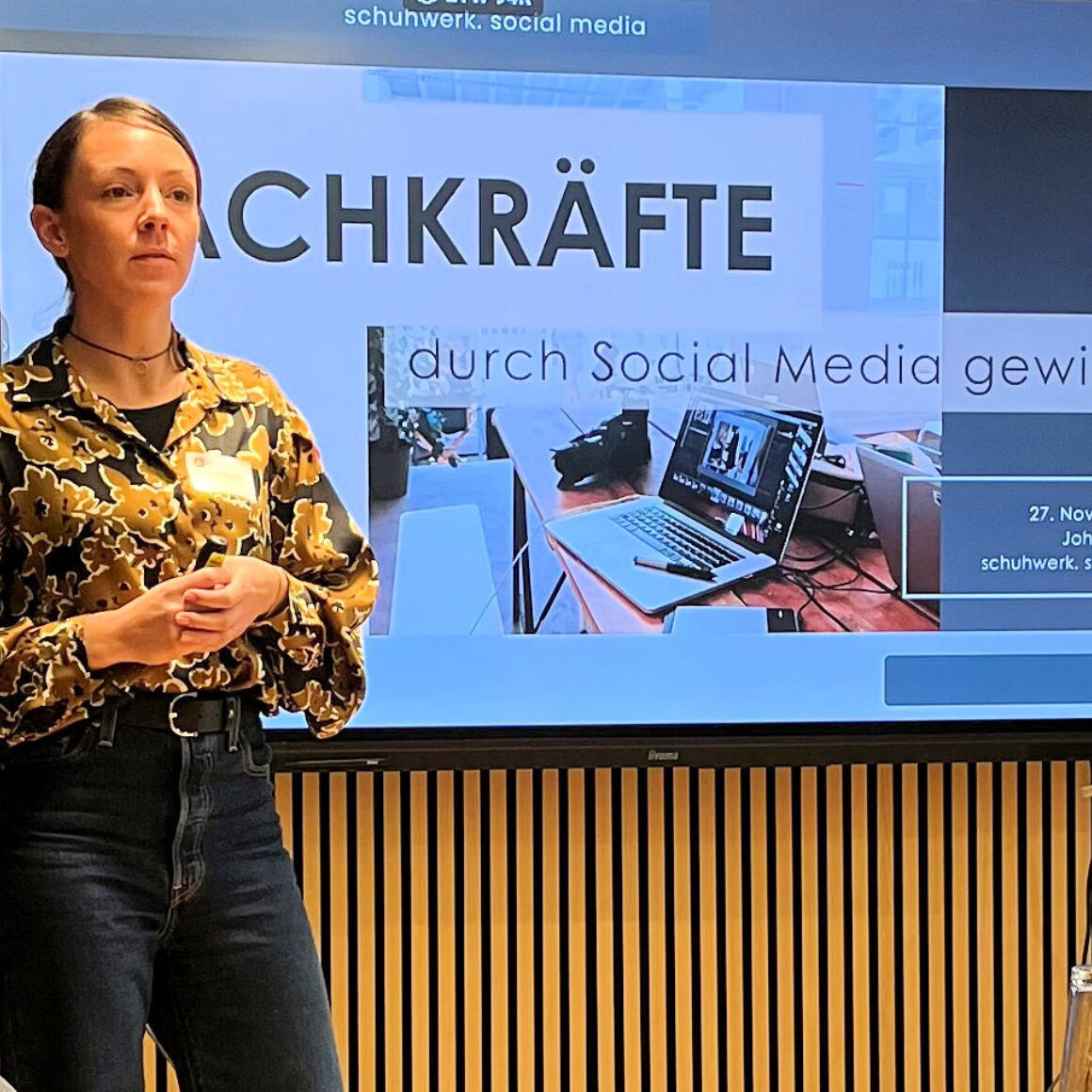Johanna Schuh beim Vortrag