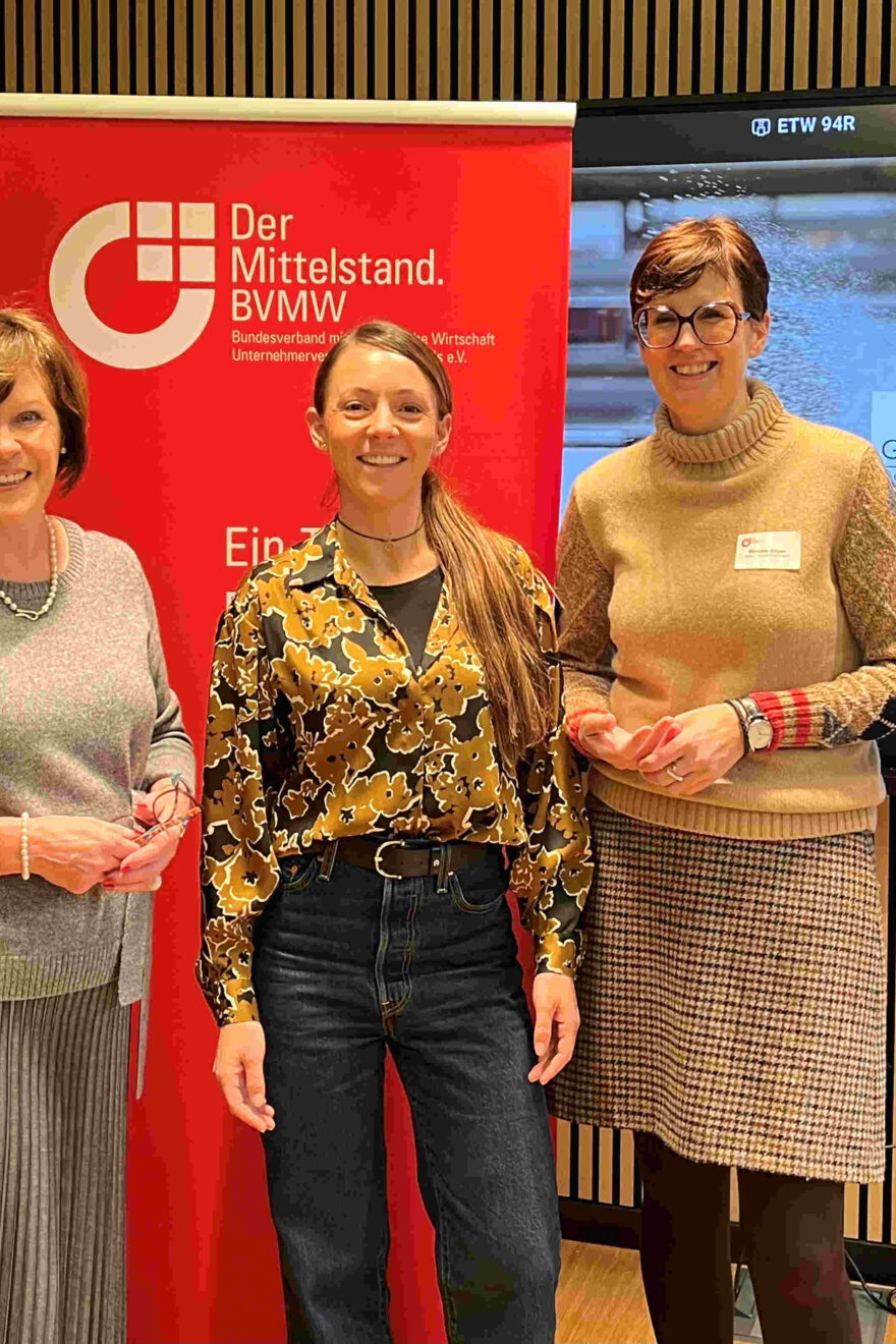 Gruppenbild mit Dagmar Mayer, Johanna Schuh und Manuela Gilgen