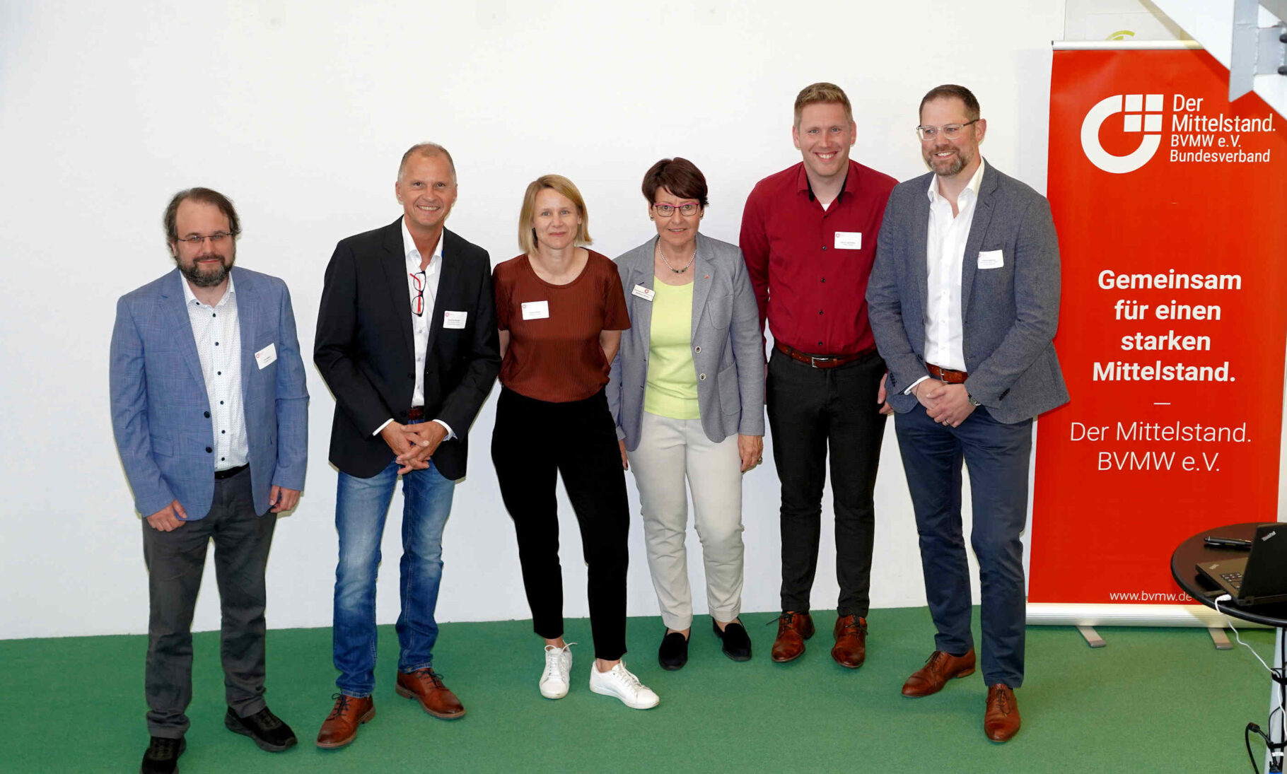 Alle Referenten werden von Barbara Herbst vorgestellt